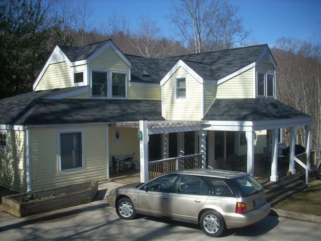 A picture of the property located at 208 CLEAR VISTA CIR, ASHEVILLE NC 28805.