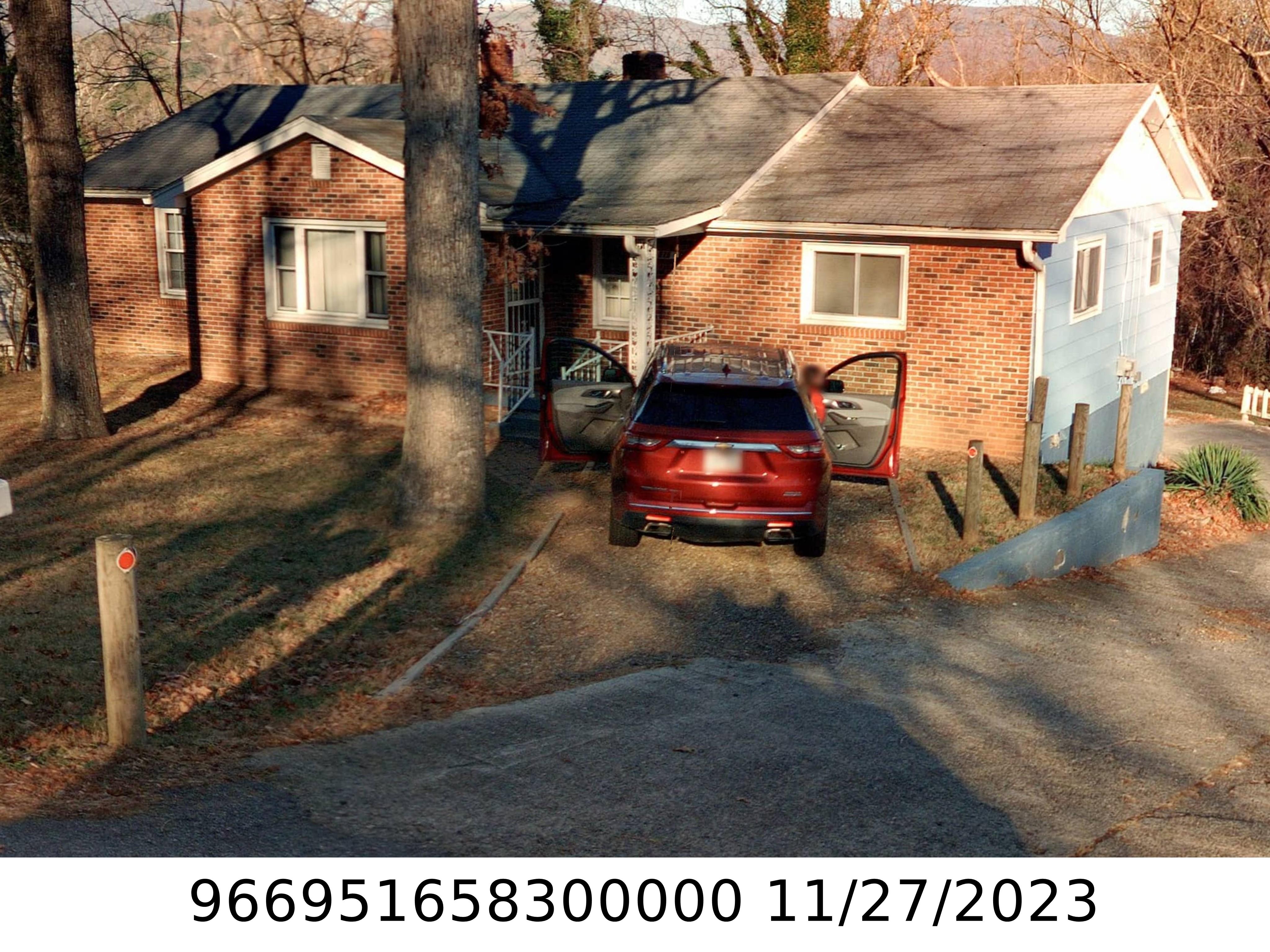 A picture of the property located at 575 RICEVILLE RD, ASHEVILLE NC 28805.