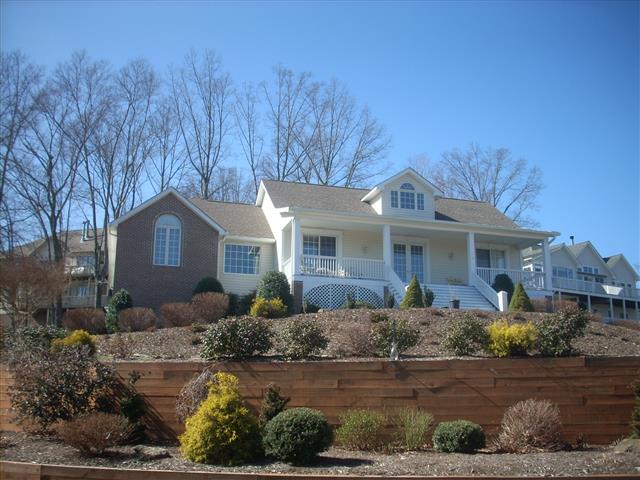 A picture of the property located at 115 CLEAR VISTA LN, ASHEVILLE NC 28805.