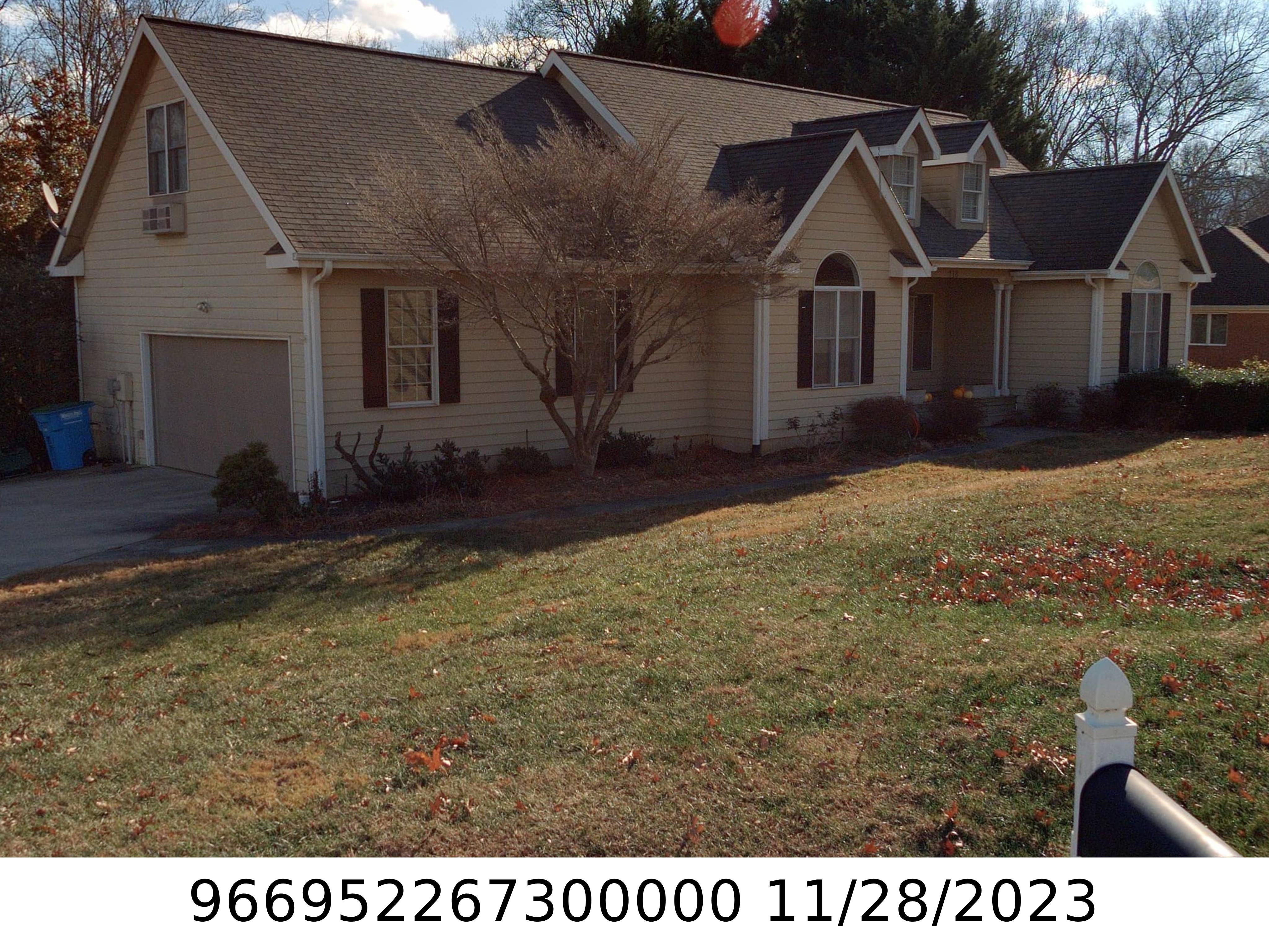 A picture of the property located at 118 CLEAR VISTA LN, ASHEVILLE NC 28805.