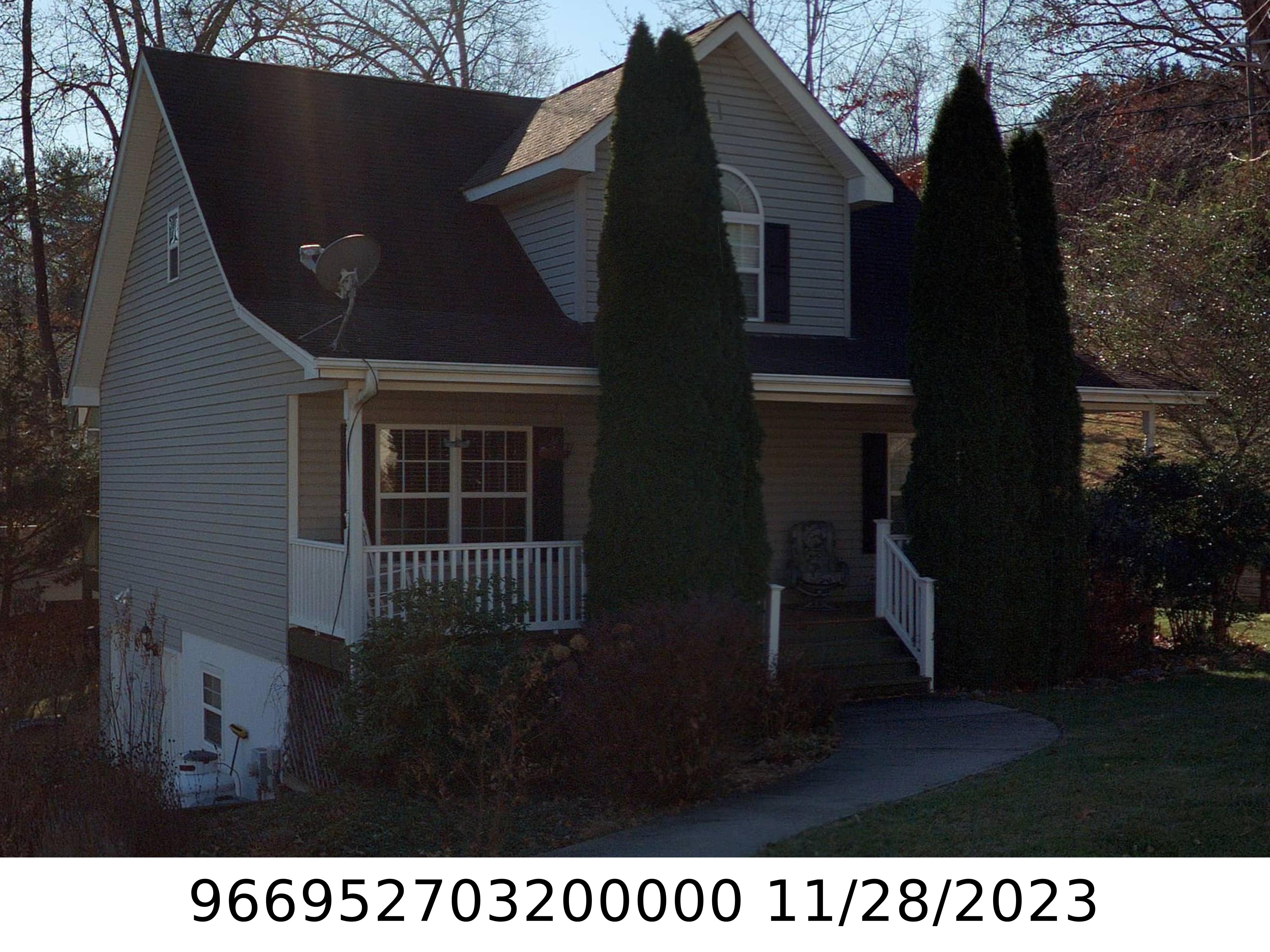 A picture of the property located at 7 RIDGELAND LN, ASHEVILLE NC 28805.