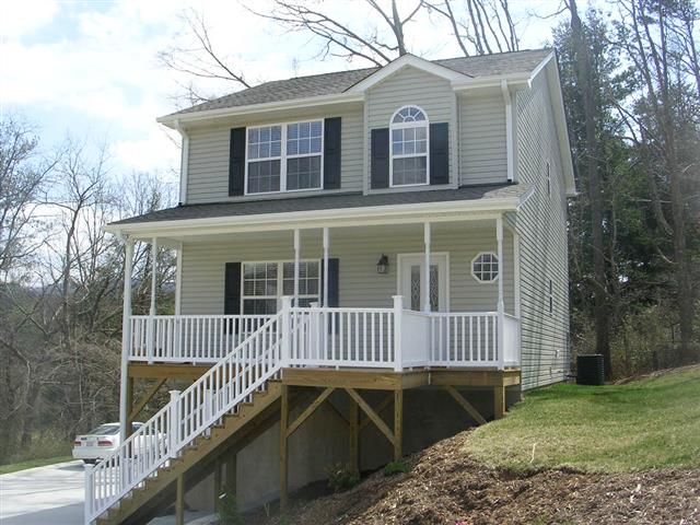 A picture of the property located at 53 RIDGELAND LN, ASHEVILLE NC 28805.