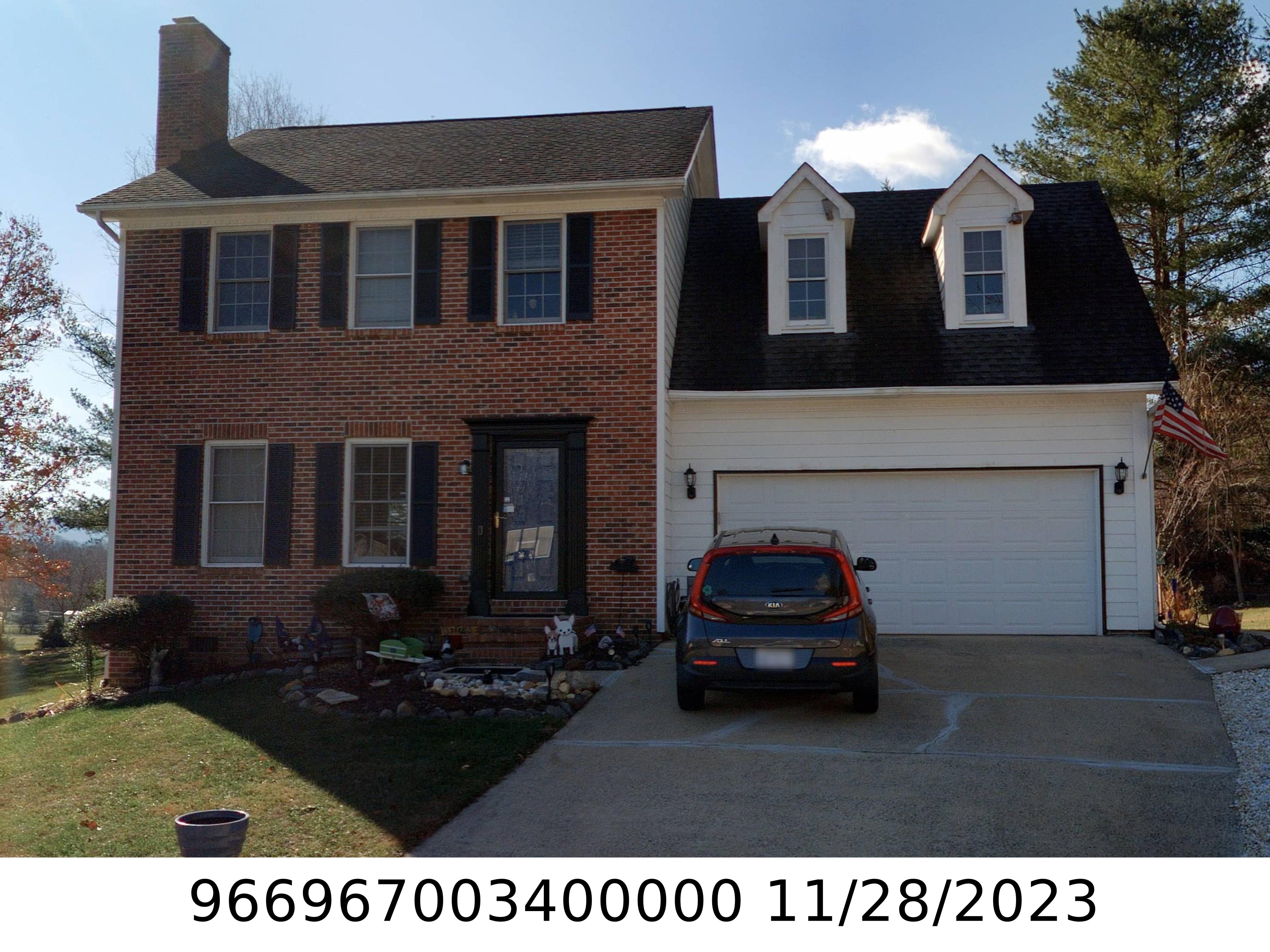 A picture of the property located at 116 HYACINTH LN, ASHEVILLE NC 28805.