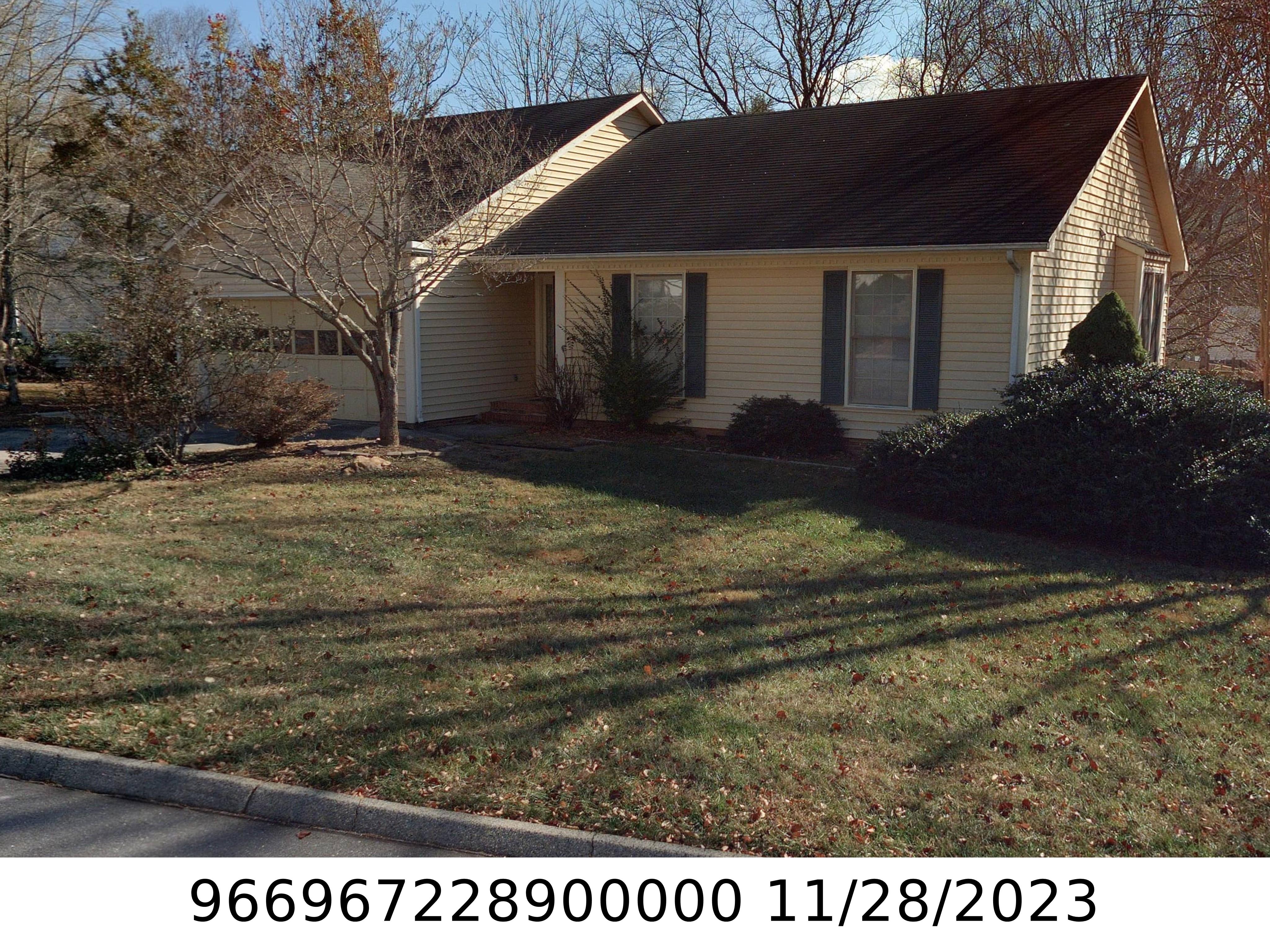 A picture of the property located at 108 HYACINTH LN, ASHEVILLE NC 28805.