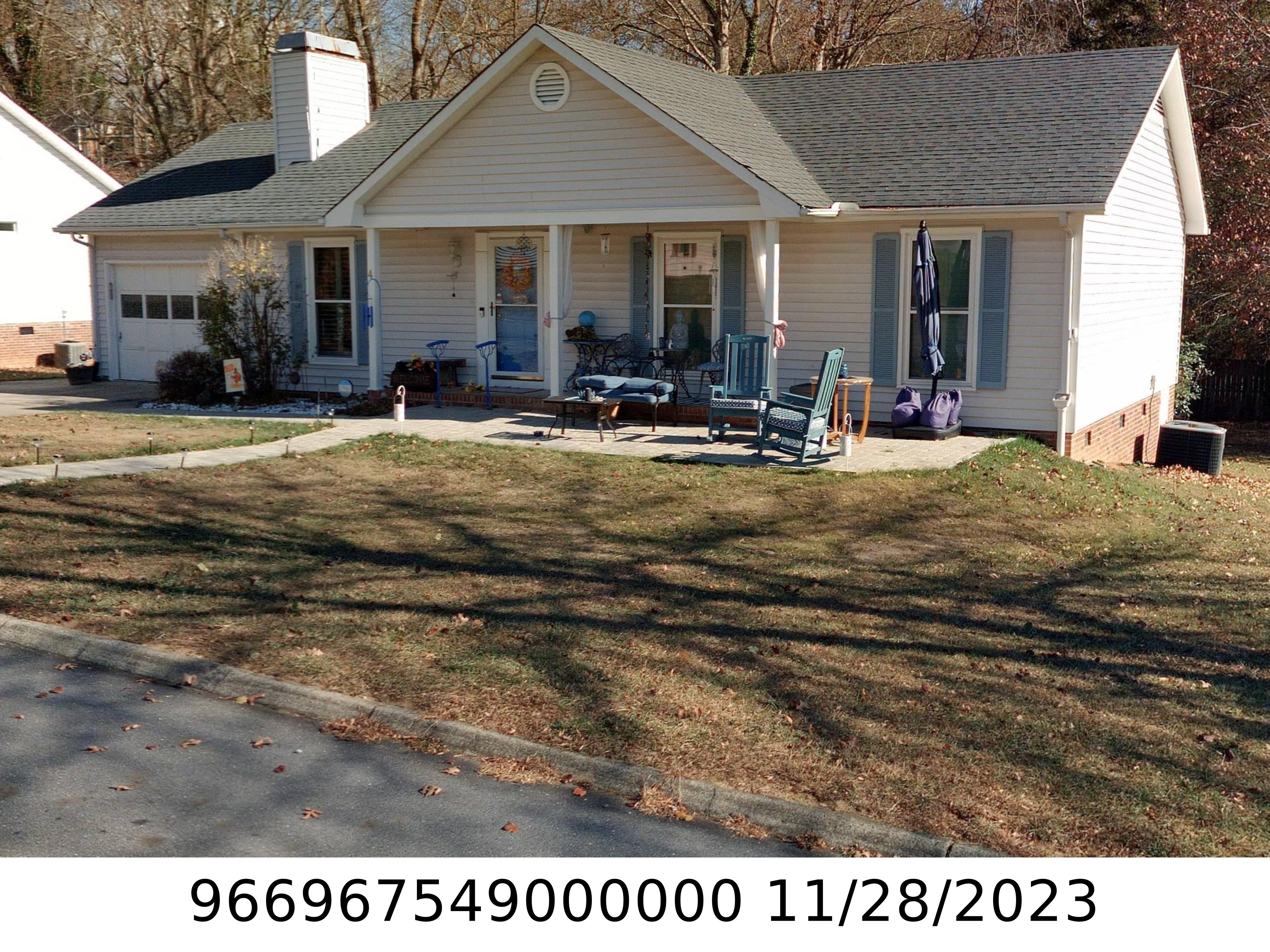 A picture of the property located at 4 PRIMROSE LN, ASHEVILLE NC 28805.
