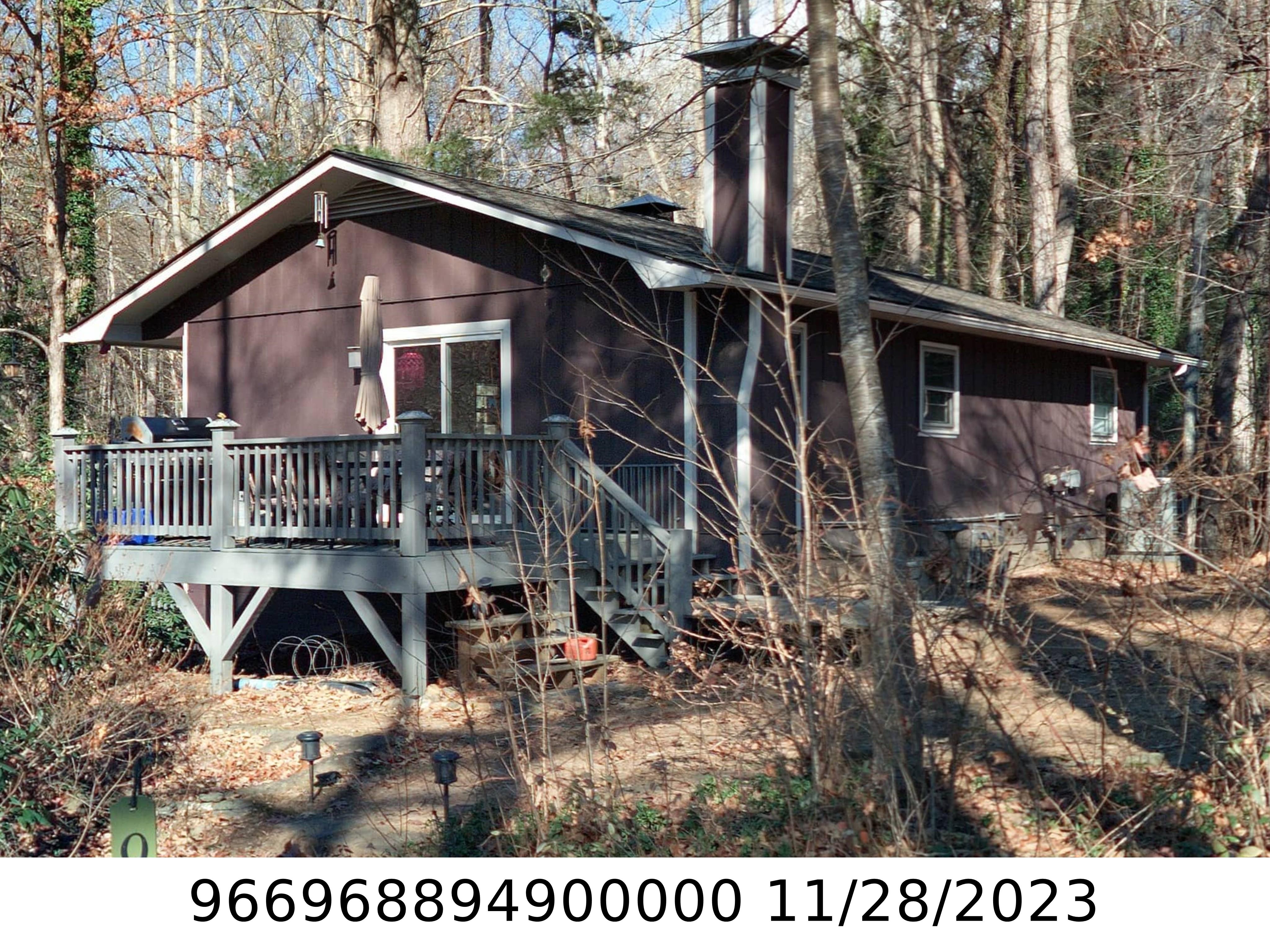 A picture of the property located at 9 BEN FRANKLIN LN, ASHEVILLE NC 28805.