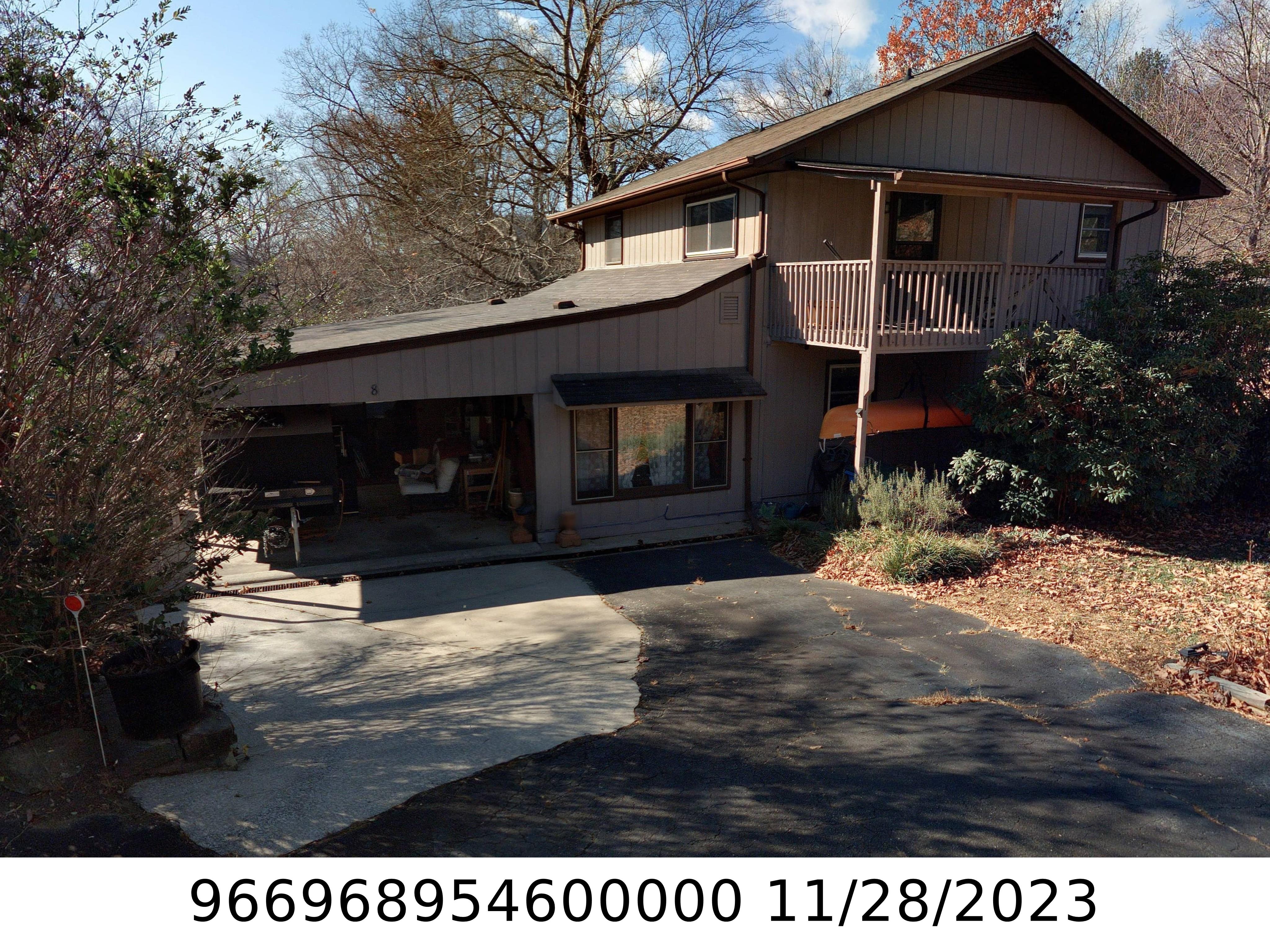 A picture of the property located at 8 JEFFERSON CIR, ASHEVILLE NC 28805.