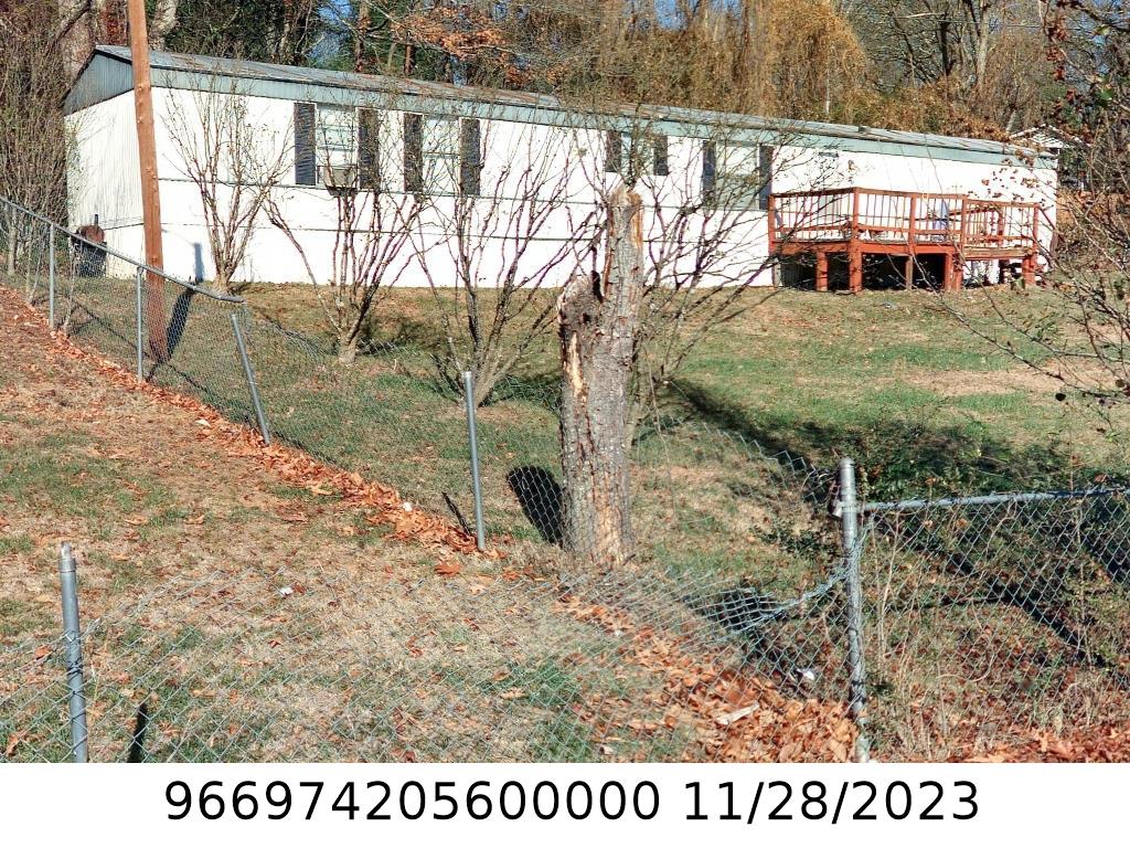 A picture of the property located at 4 SIZEMORE LN, ASHEVILLE NC 28805.