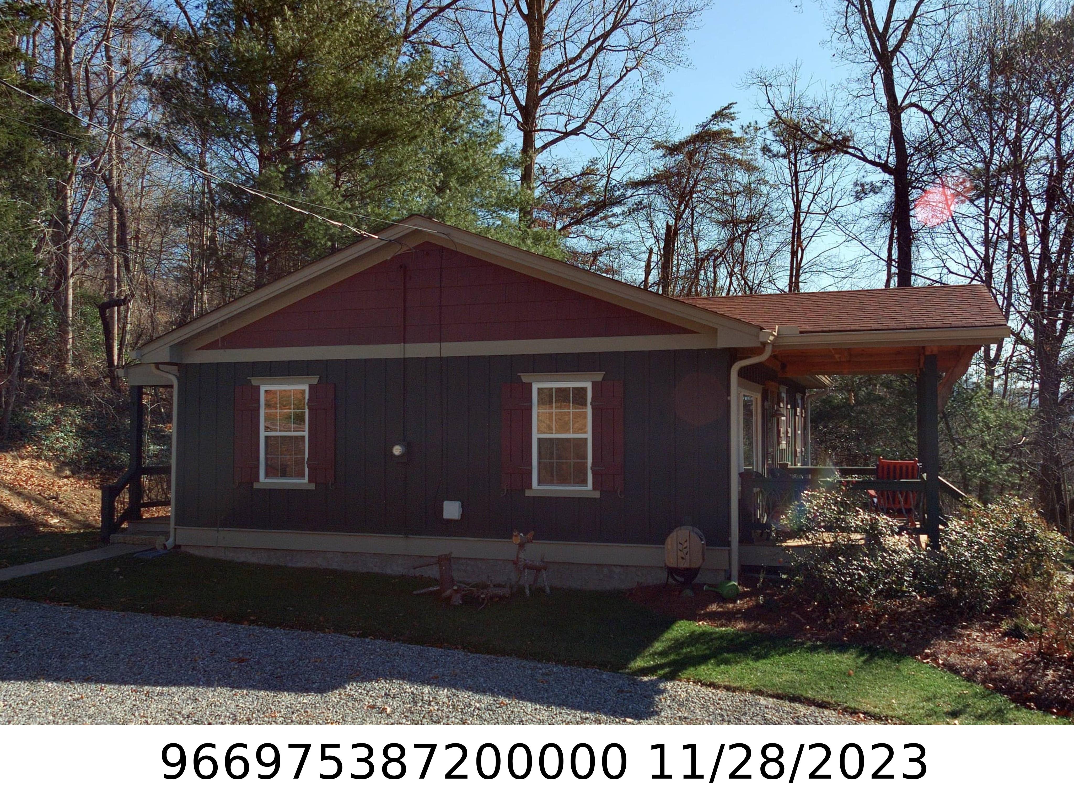 A picture of the property located at 23 GUTHRIE LN, ASHEVILLE NC 28805.