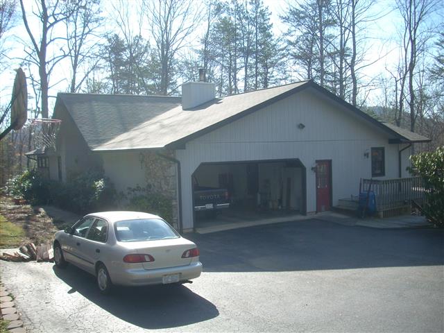 A picture of the property located at 18 BRANDYWINE LN, ASHEVILLE NC 28805.