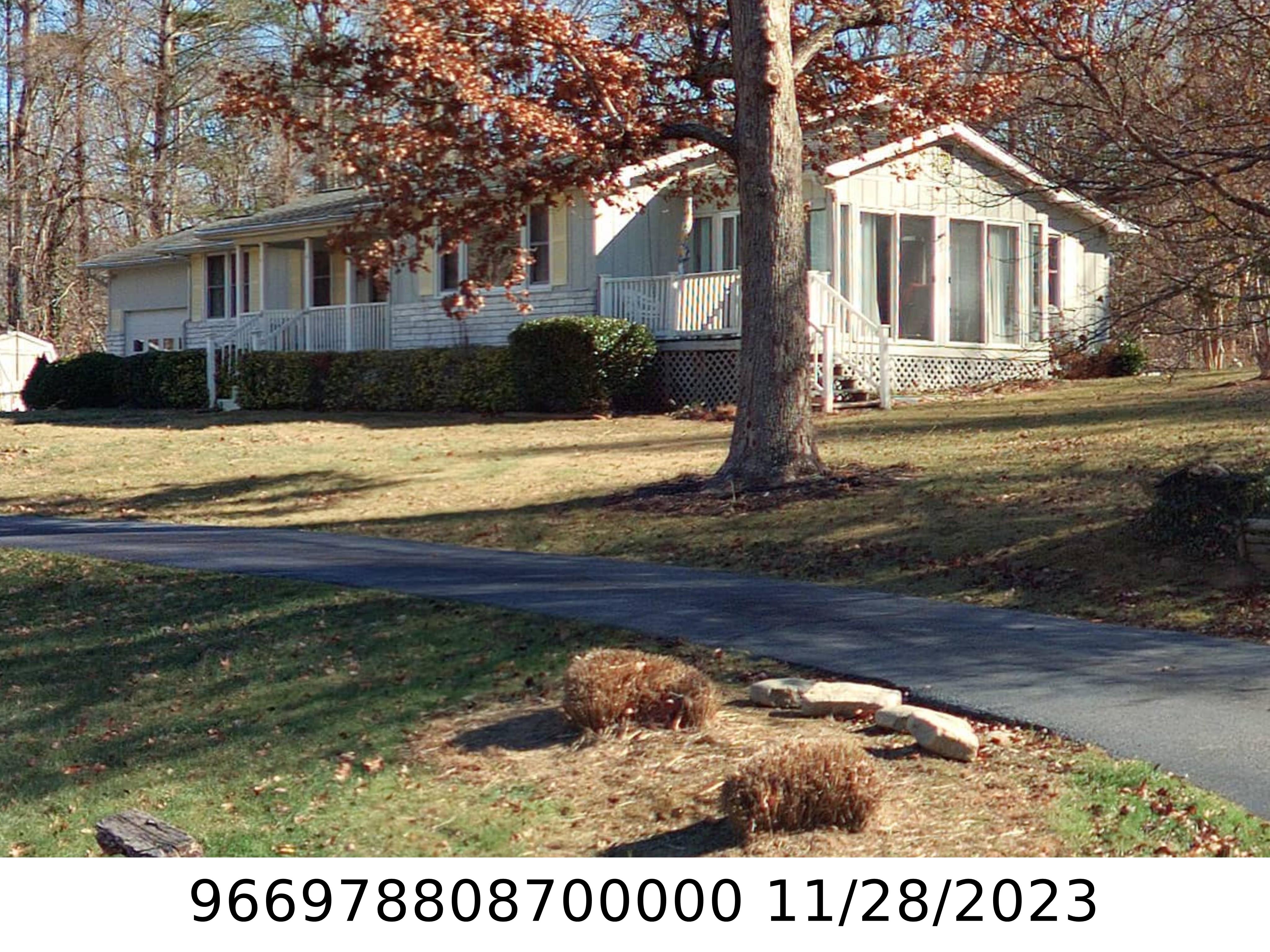 A picture of the property located at 18 BAILEY HILL LN, ASHEVILLE NC 28805.