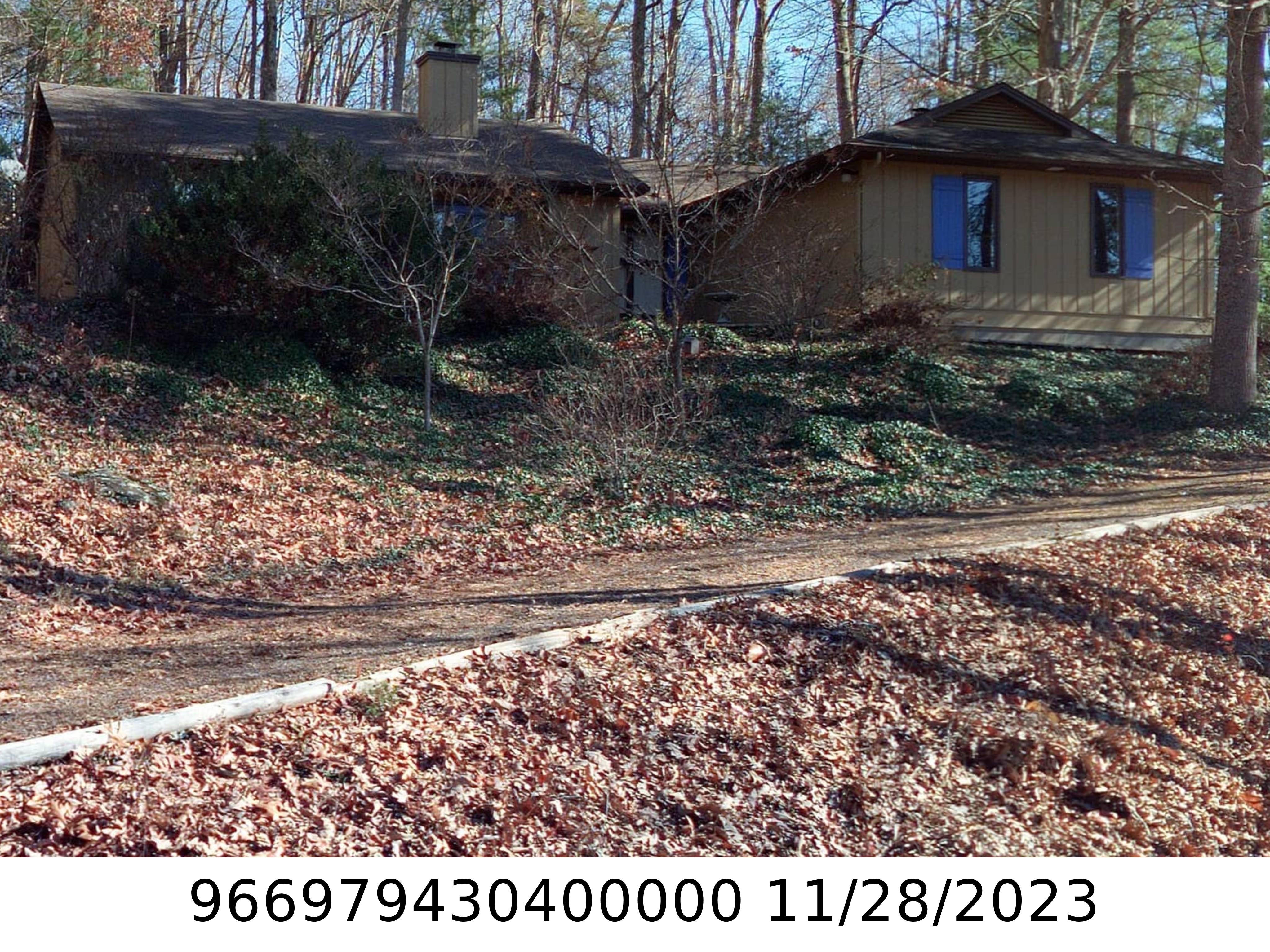 A picture of the property located at 15 BRANDYWINE LN, ASHEVILLE NC 28805.