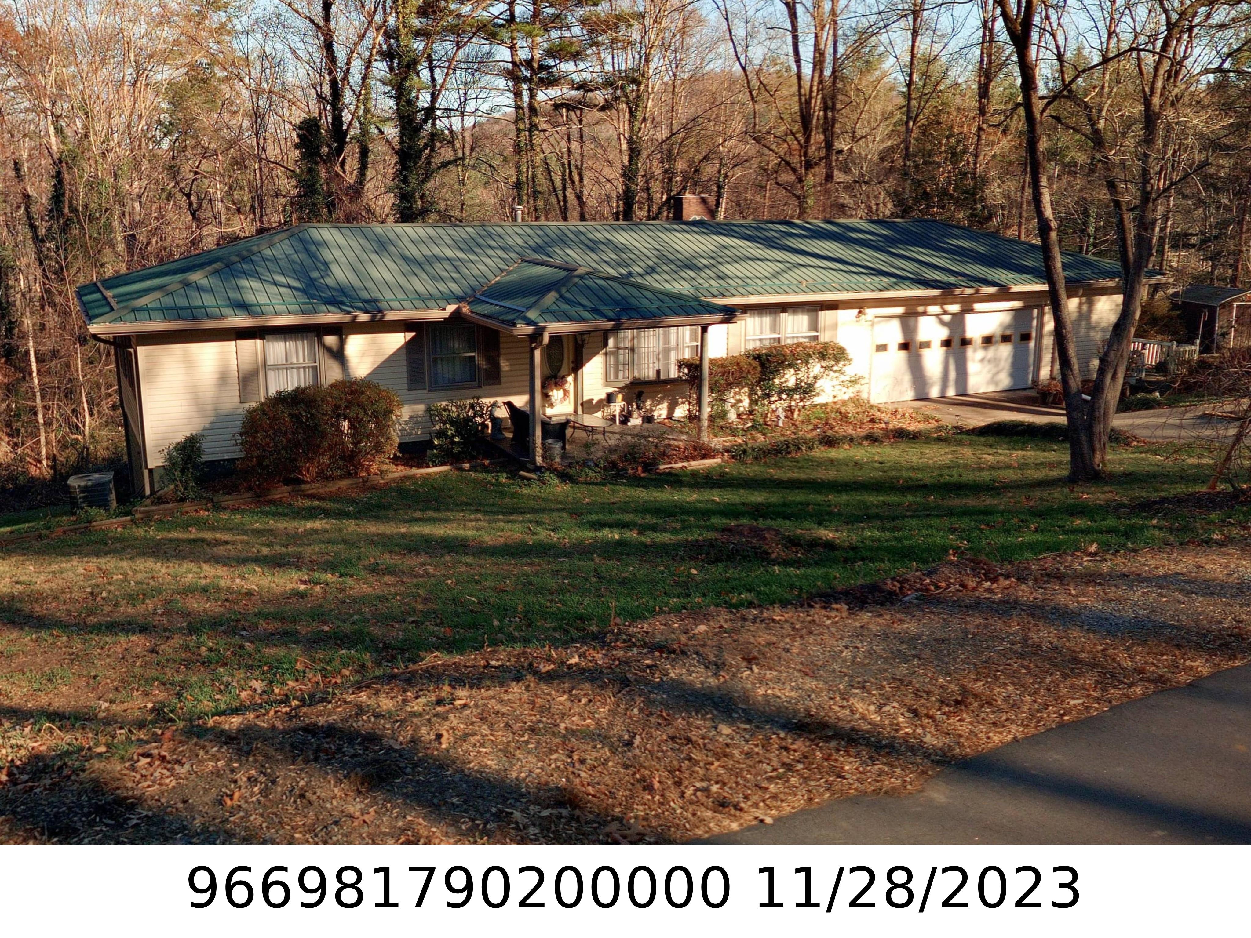 A picture of the property located at 27 SPRINGWOOD DR, ASHEVILLE NC 28805.
