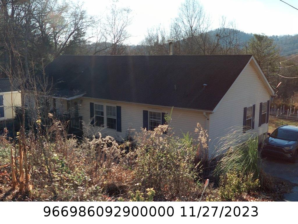 A picture of the property located at 23 E MOUNTAIN WAY, ASHEVILLE NC 28805.