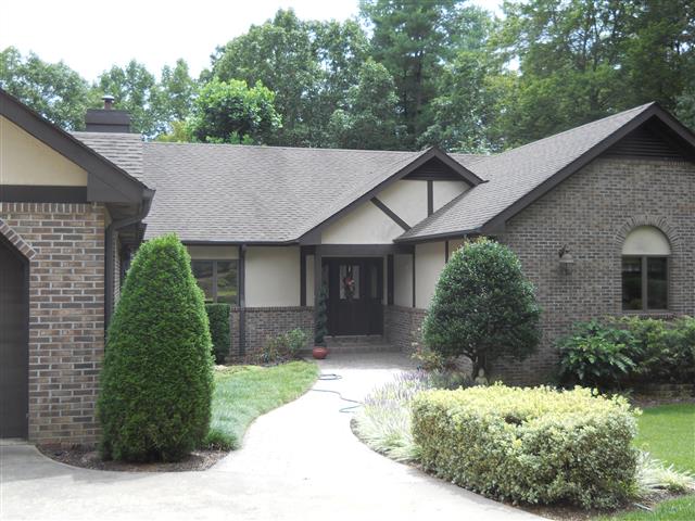 A picture of the property located at 17 SOURWOOD LN, FLETCHER NC 28732.