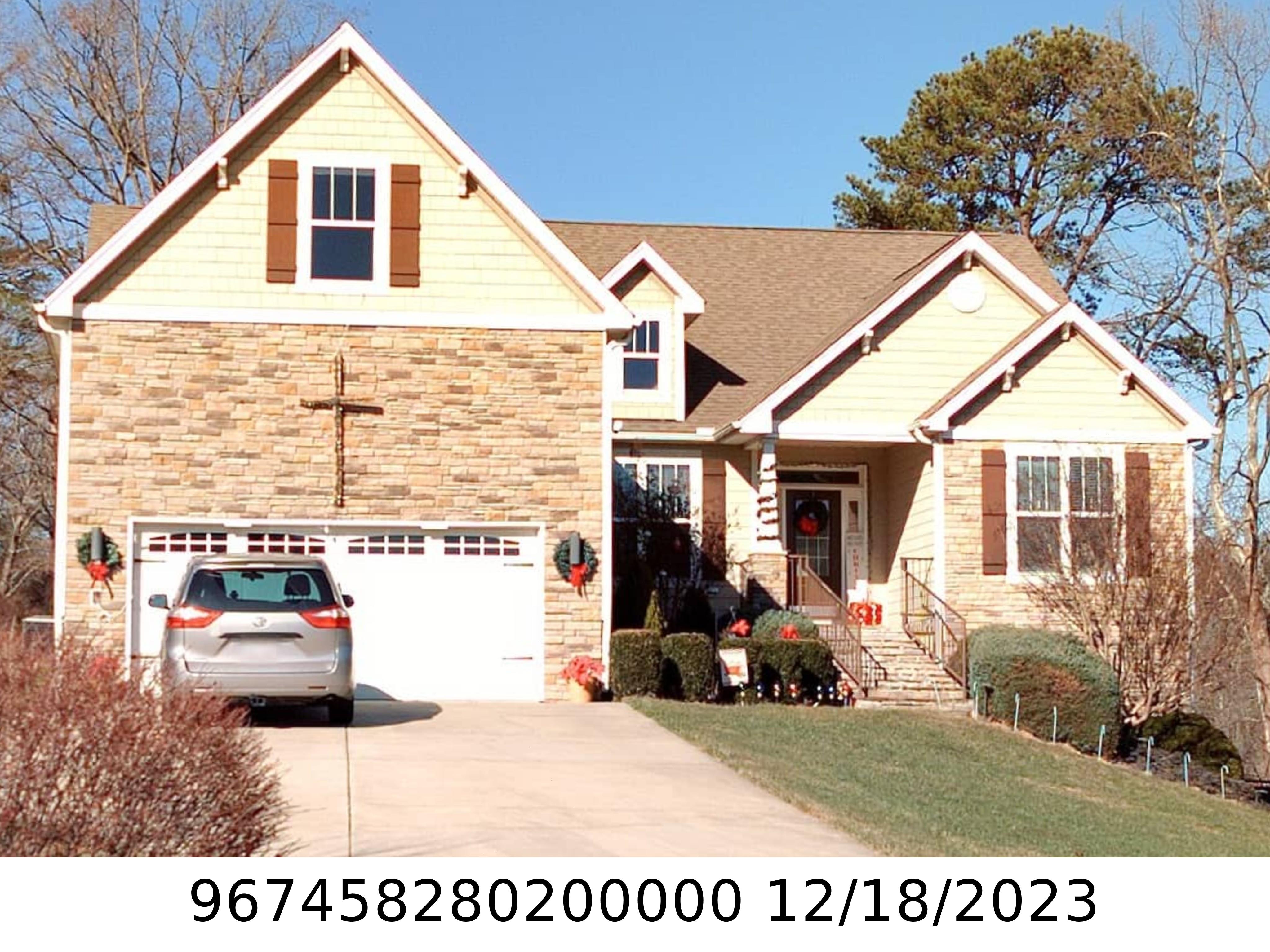 A picture of the property located at 31 GLEN COE DR, FLETCHER NC 28732.