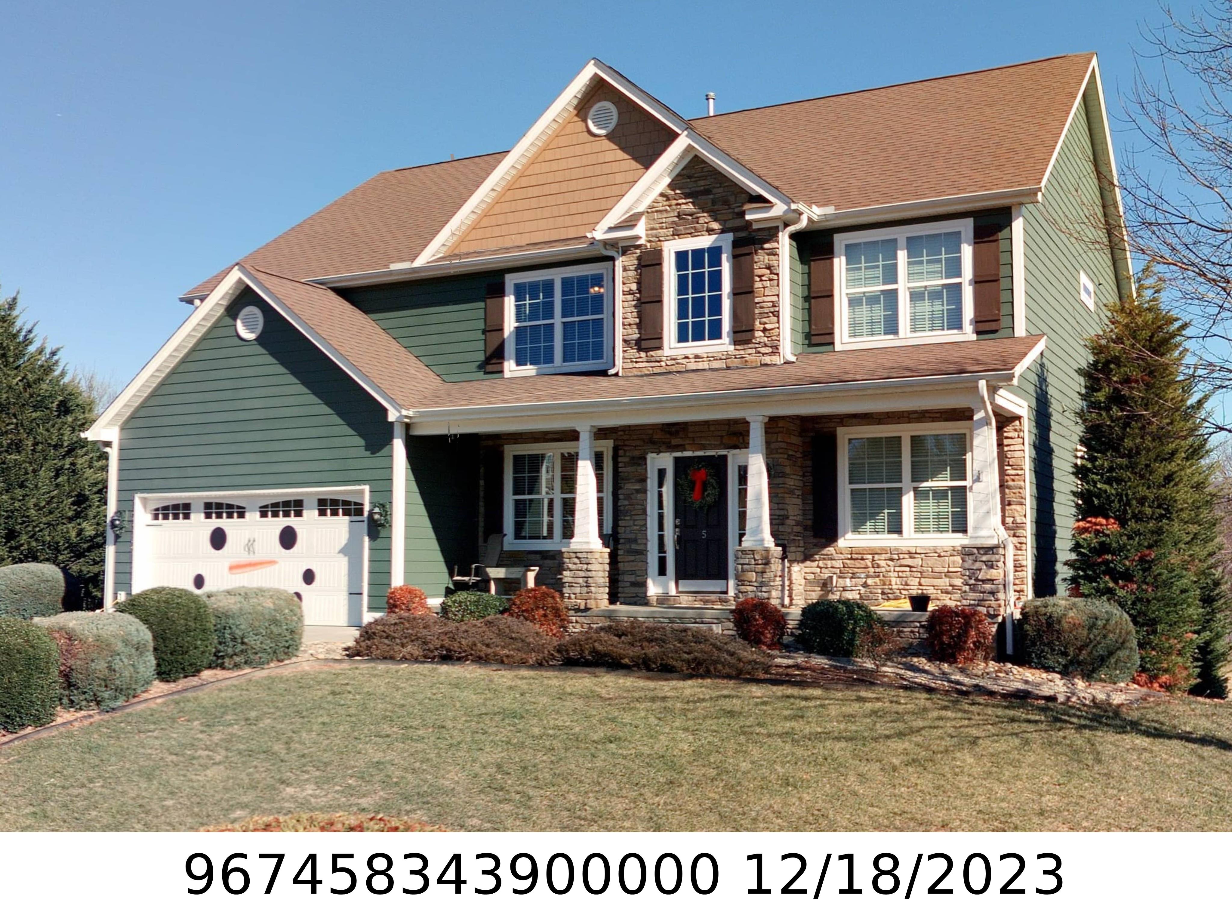 A picture of the property located at 25 GLEN COE DR, FLETCHER NC 28732.