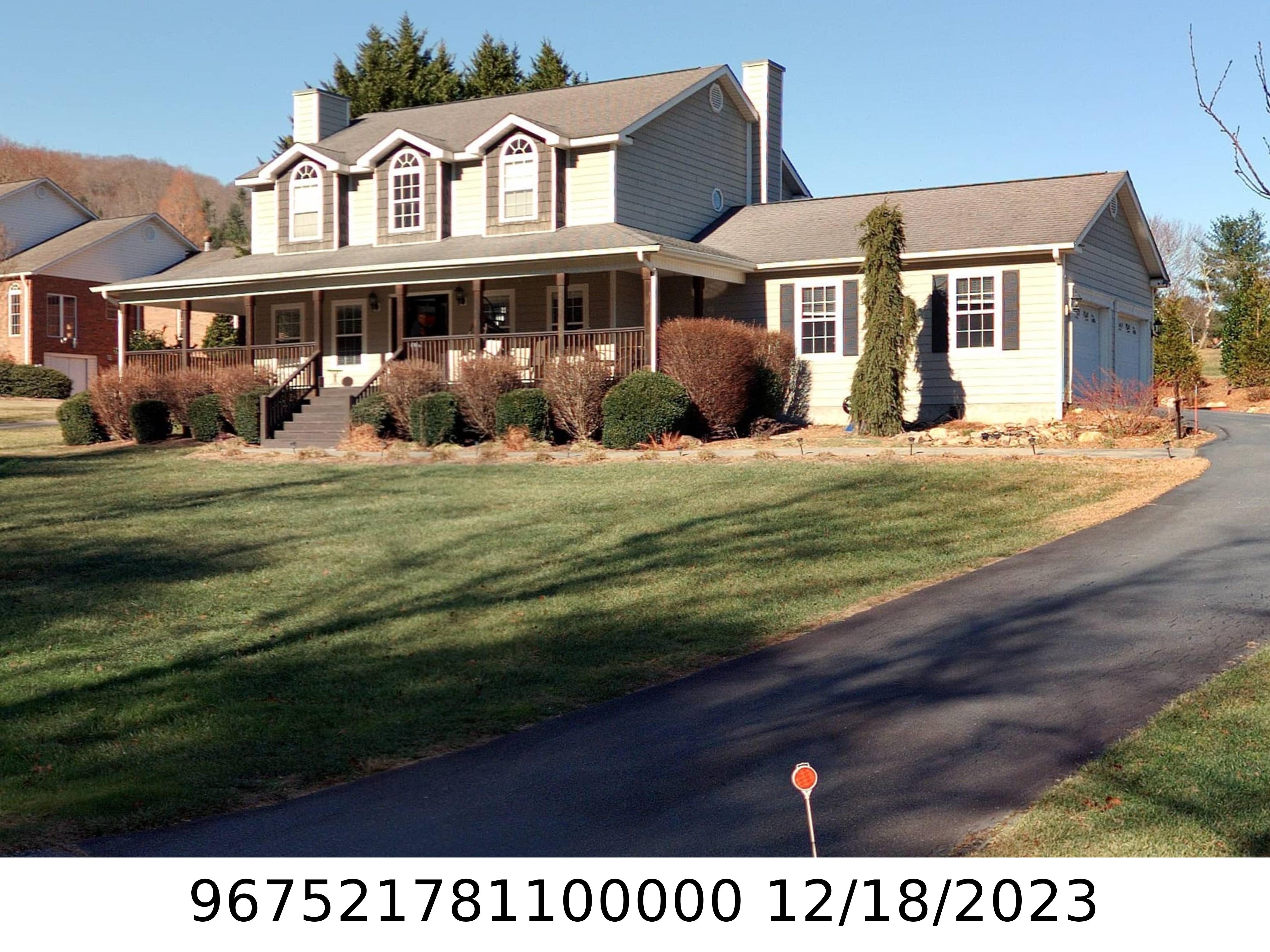 A picture of the property located at 32 DENISE LN, FLETCHER NC 28732.