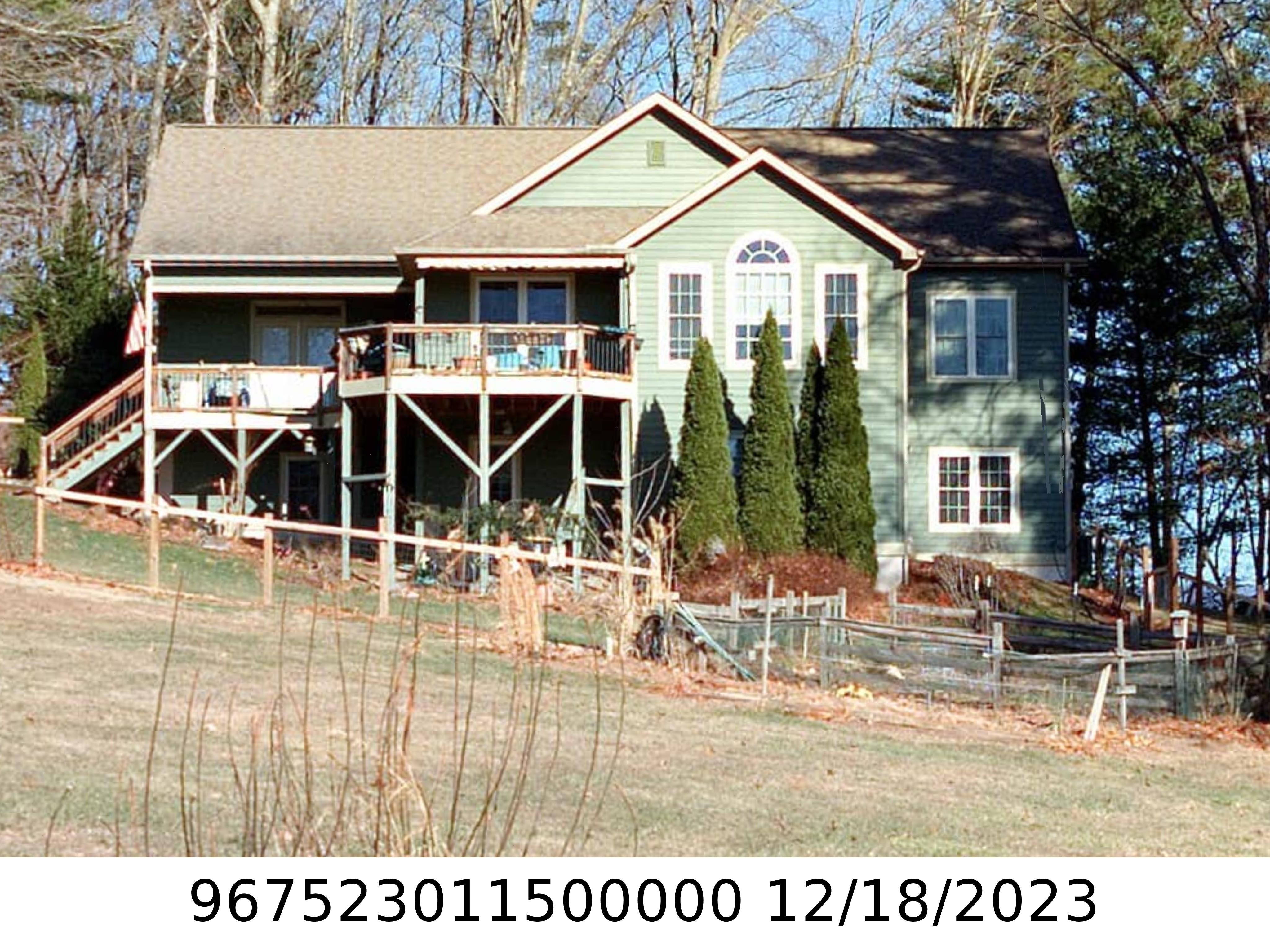 A picture of the property located at 33 GREEN MOUNTAIN LN, FLETCHER NC 28732.