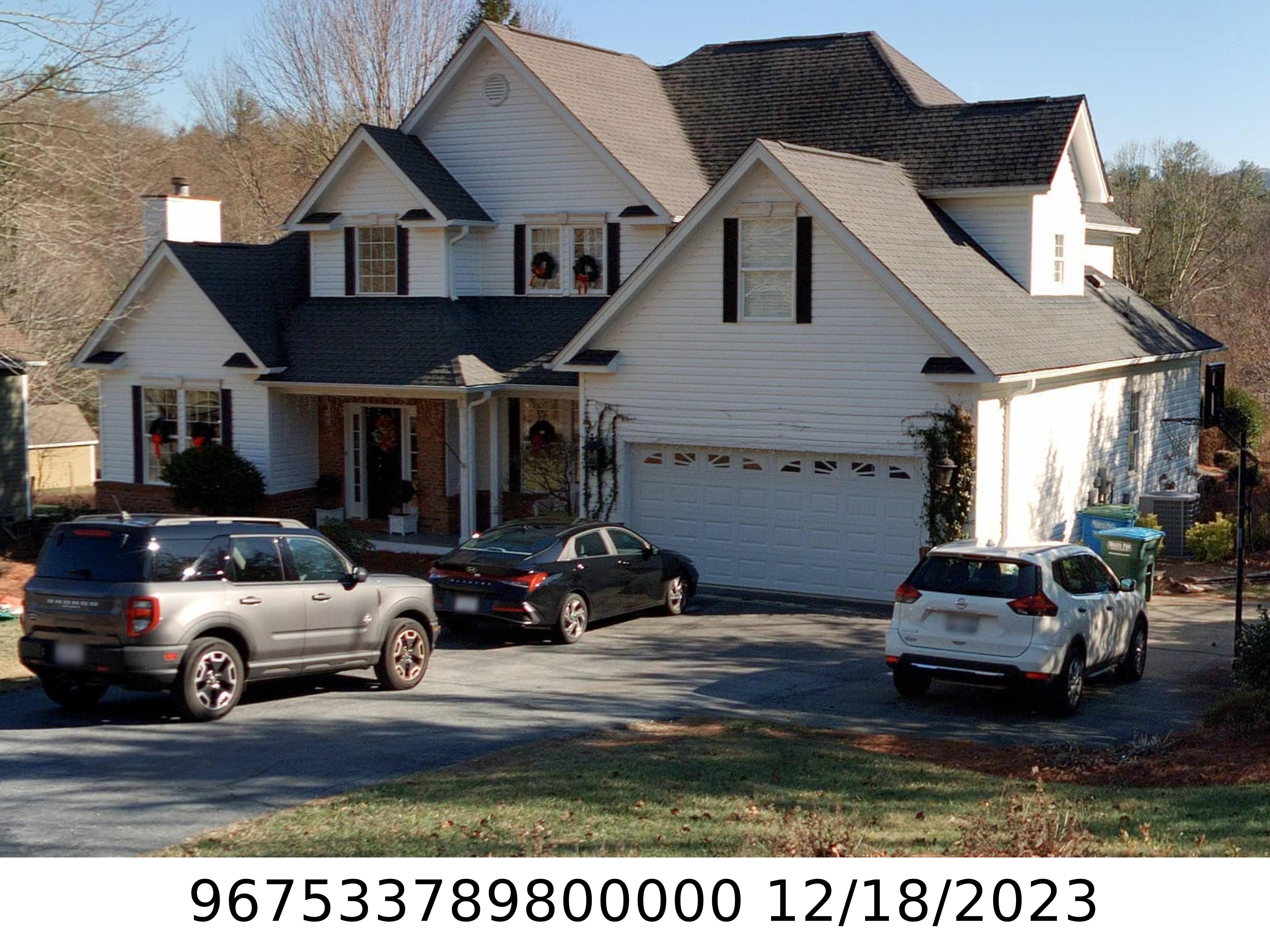A picture of the property located at 215 GREEN MEADOW LN, FLETCHER NC 28732.