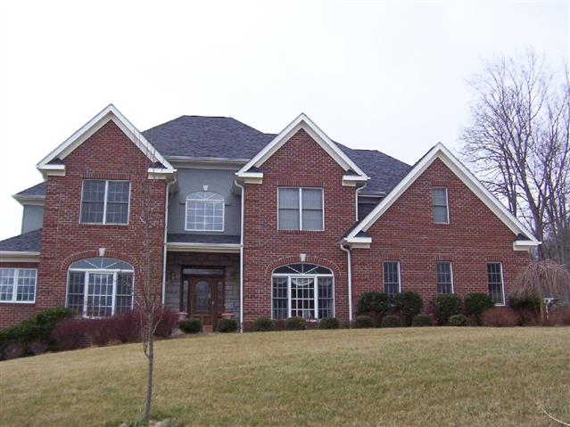 A picture of the property located at 10 MANNINGFIELD DR, FLETCHER NC 28732.