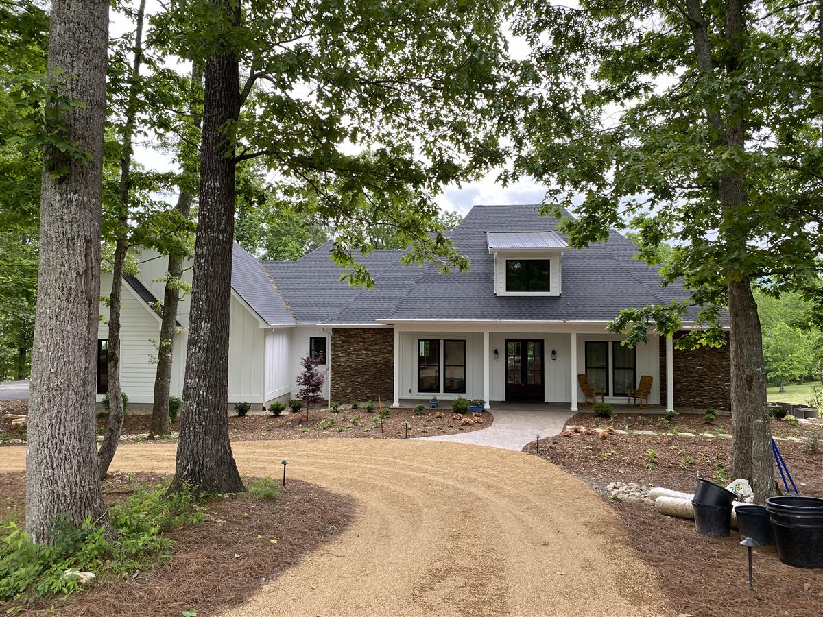 A picture of the property located at 381 CHUKAR WAY, FLETCHER NC 28732.