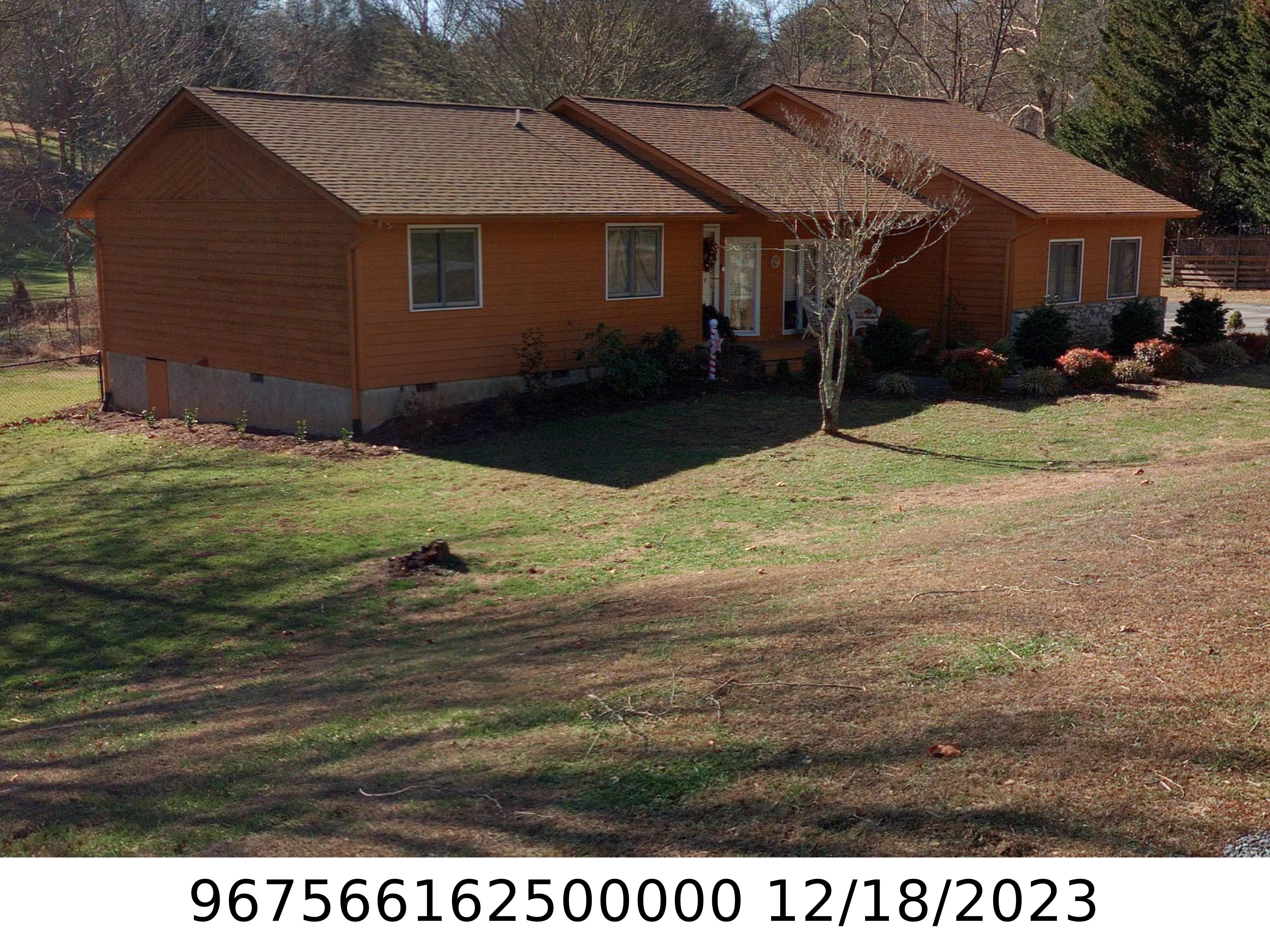 A picture of the property located at 4 BRIARWOOD LN, FLETCHER NC 28732.