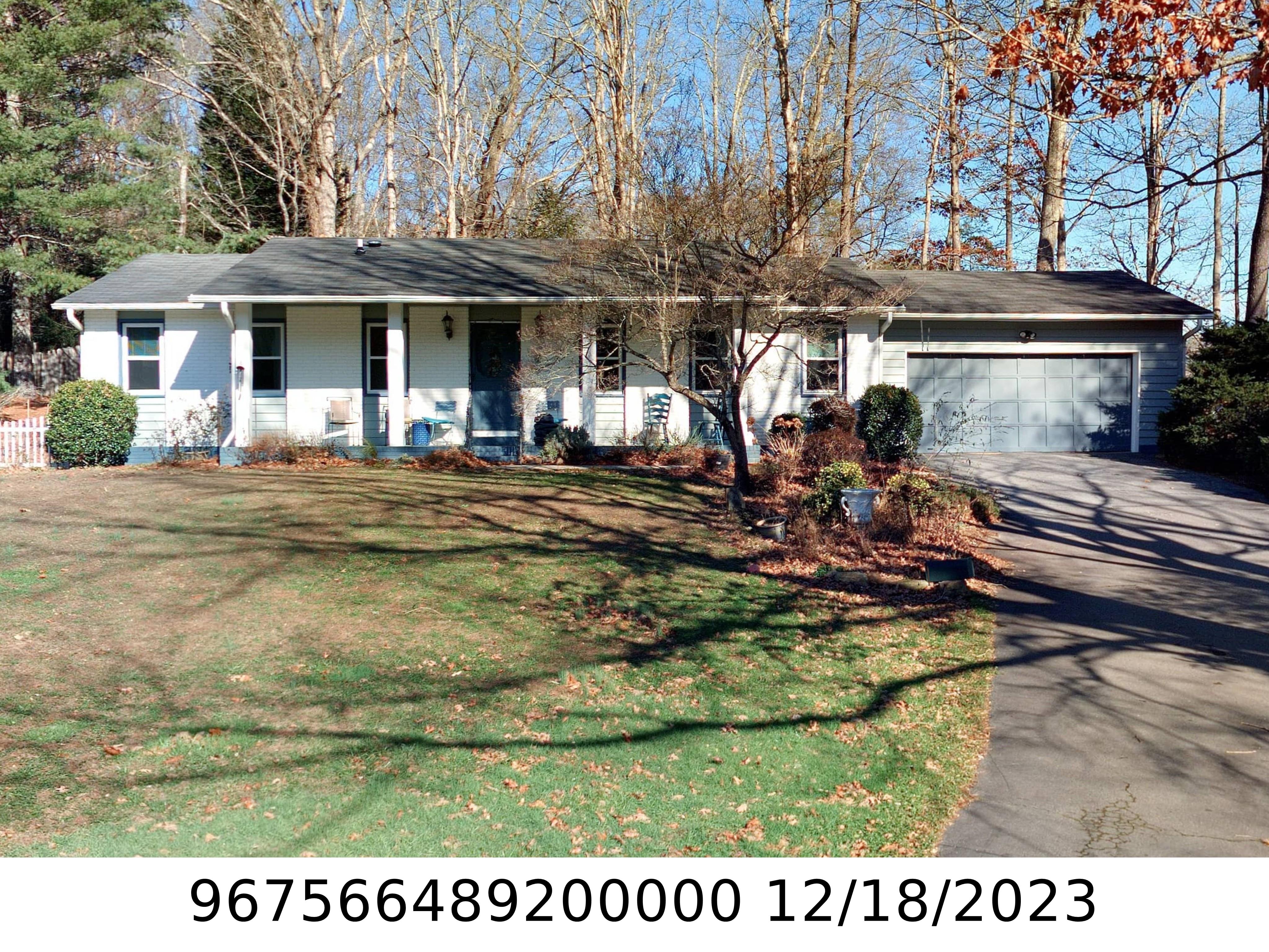 A picture of the property located at 7 BRIARWOOD LN, FLETCHER NC 28732.