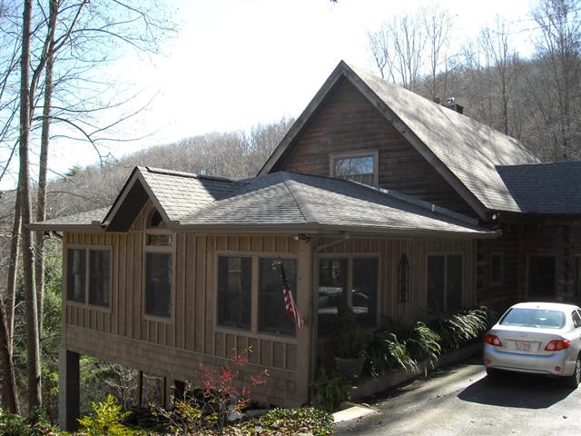 A picture of the property located at 95 BEAR HOLLOW LN, FAIRVIEW NC 28730.
