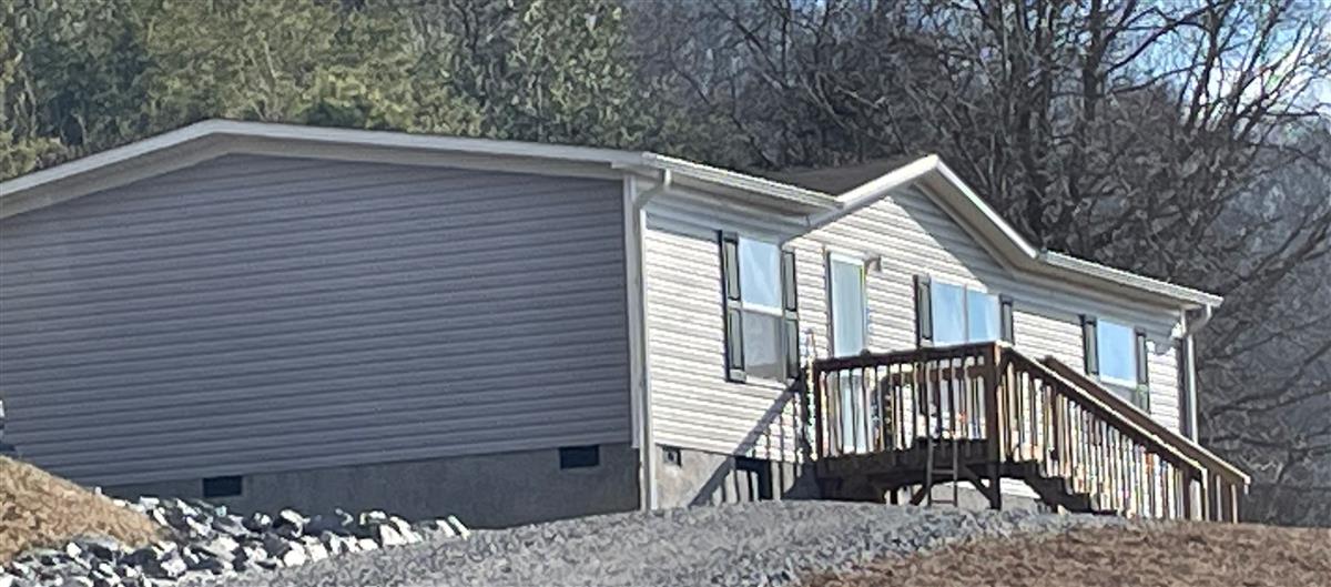 A picture of the property located at 334 WEBB CREEK RD, FAIRVIEW NC 28730.