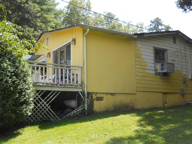 A picture of the property located at 9 EBONY LN, FAIRVIEW NC 28730.