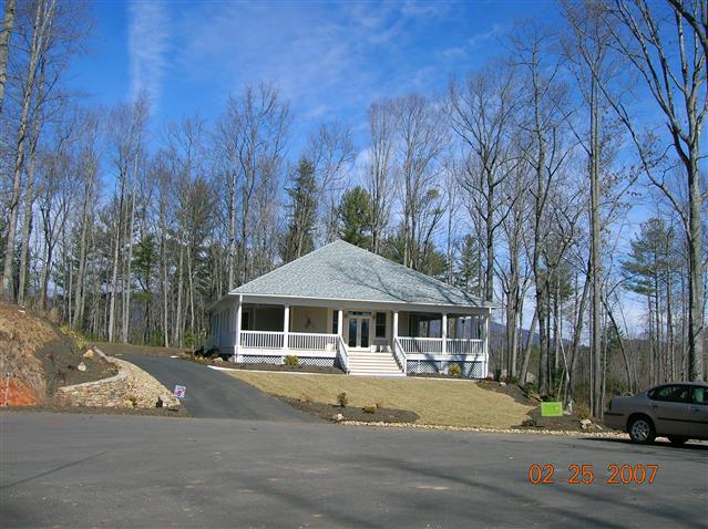 A picture of the property located at 78 SPY POINTE LN, FLETCHER NC 28732.