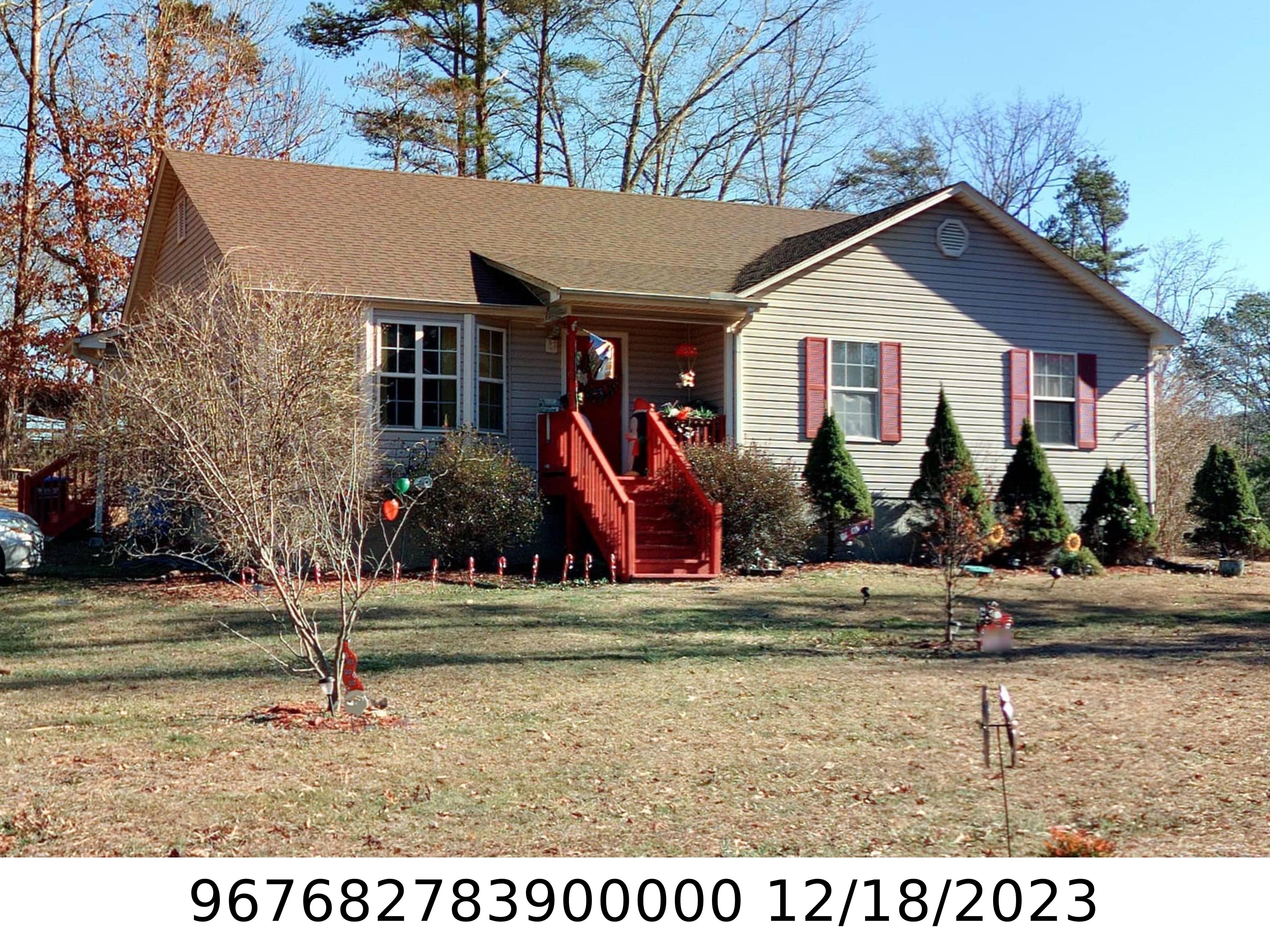 A picture of the property located at 19 WOODLAND DR, FAIRVIEW NC 28730.