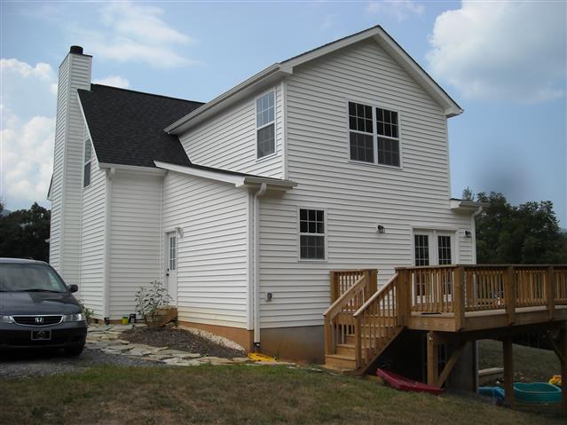 A picture of the property located at 34 CHIN HILLS LN, FAIRVIEW NC 28730.