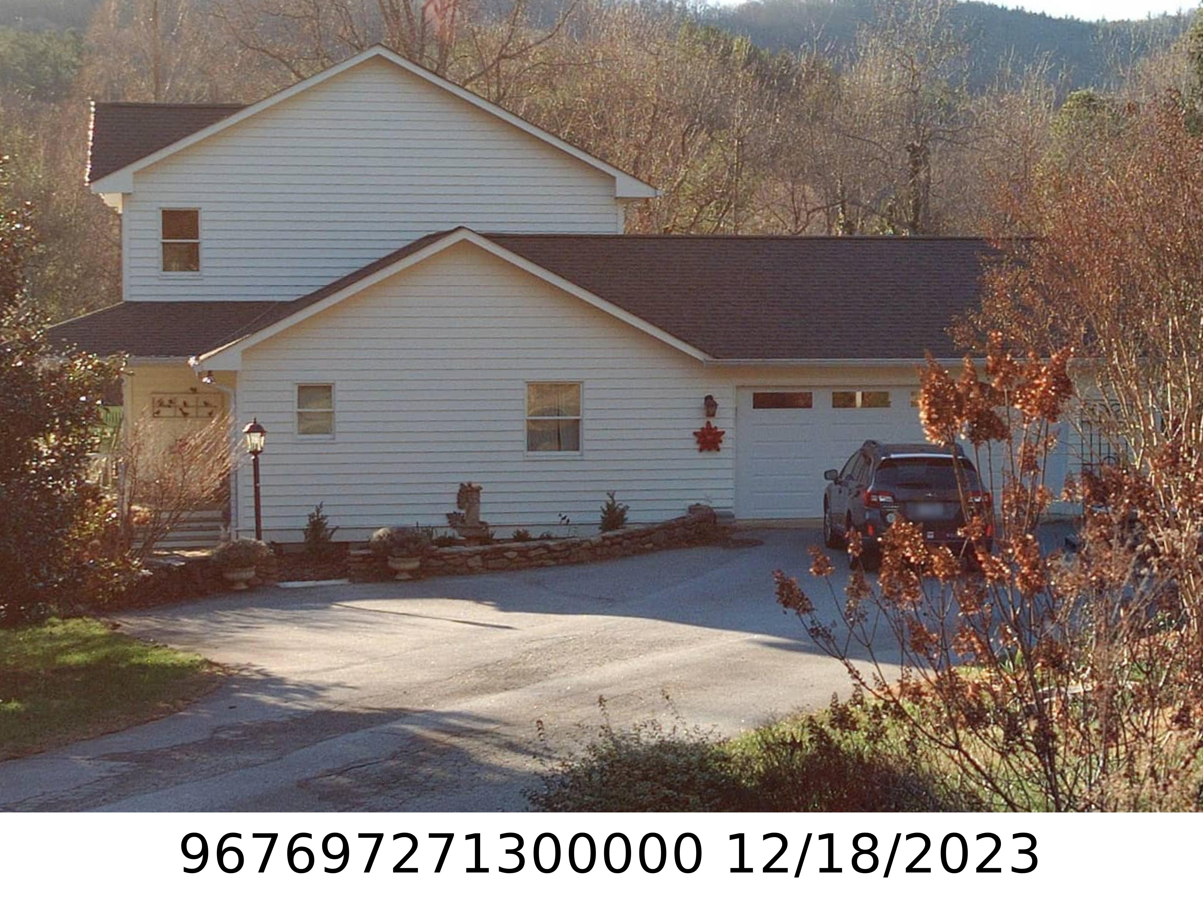 A picture of the property located at 16 ROSEANNE LN, FAIRVIEW NC 28730.