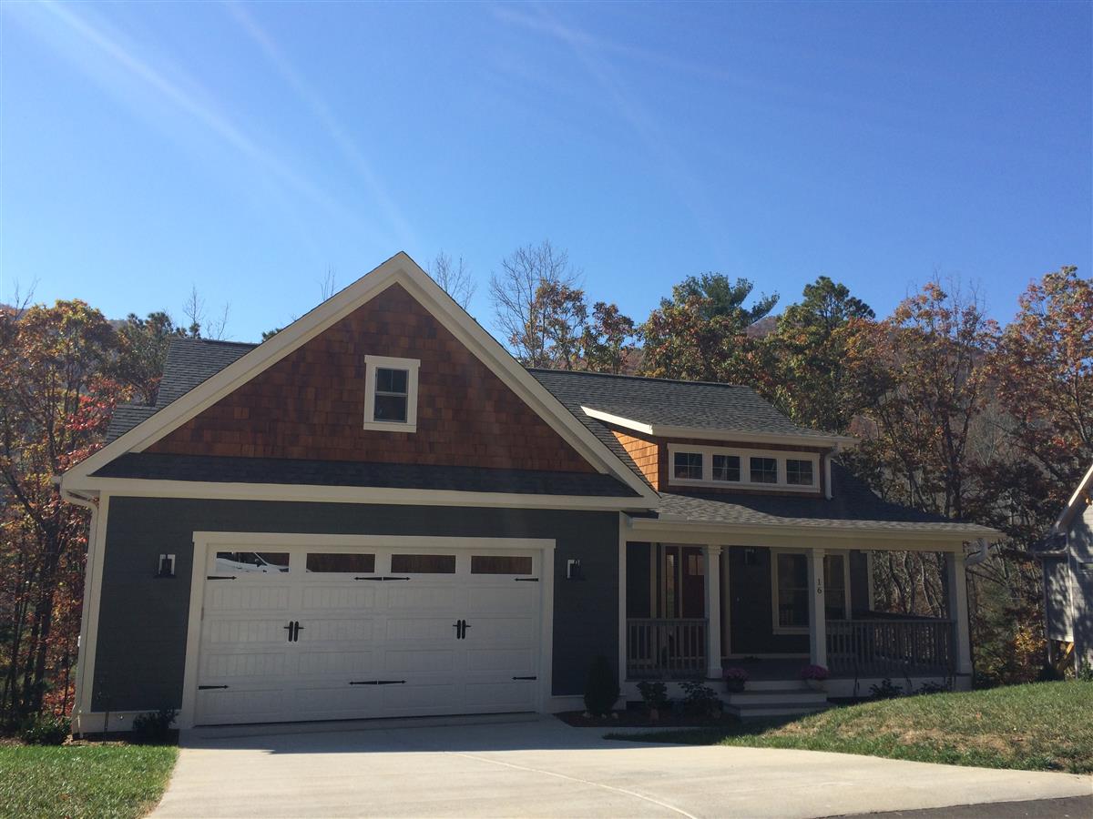 A picture of the property located at 16 SUGARLAND RIDGE TRL, FAIRVIEW NC 28730.