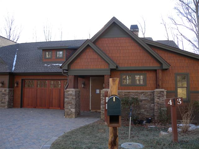 A picture of the property located at 5 HAWKS BRANCH CIR, FAIRVIEW NC 28730.