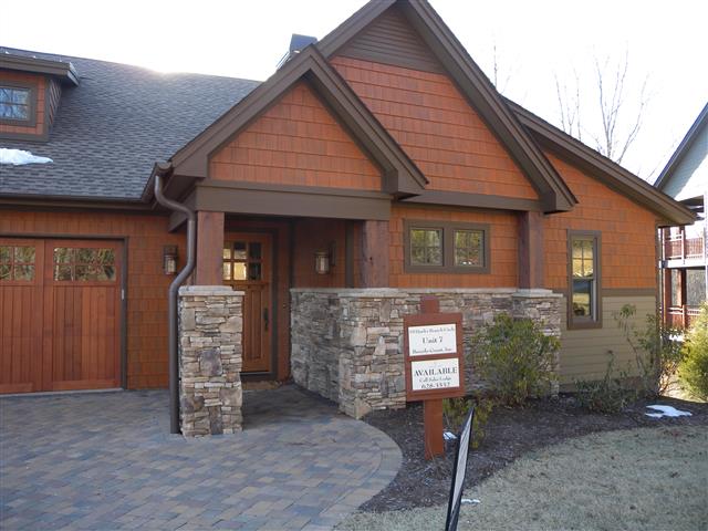 A picture of the property located at 17 HAWKS BRANCH CIR, FAIRVIEW NC 28730.