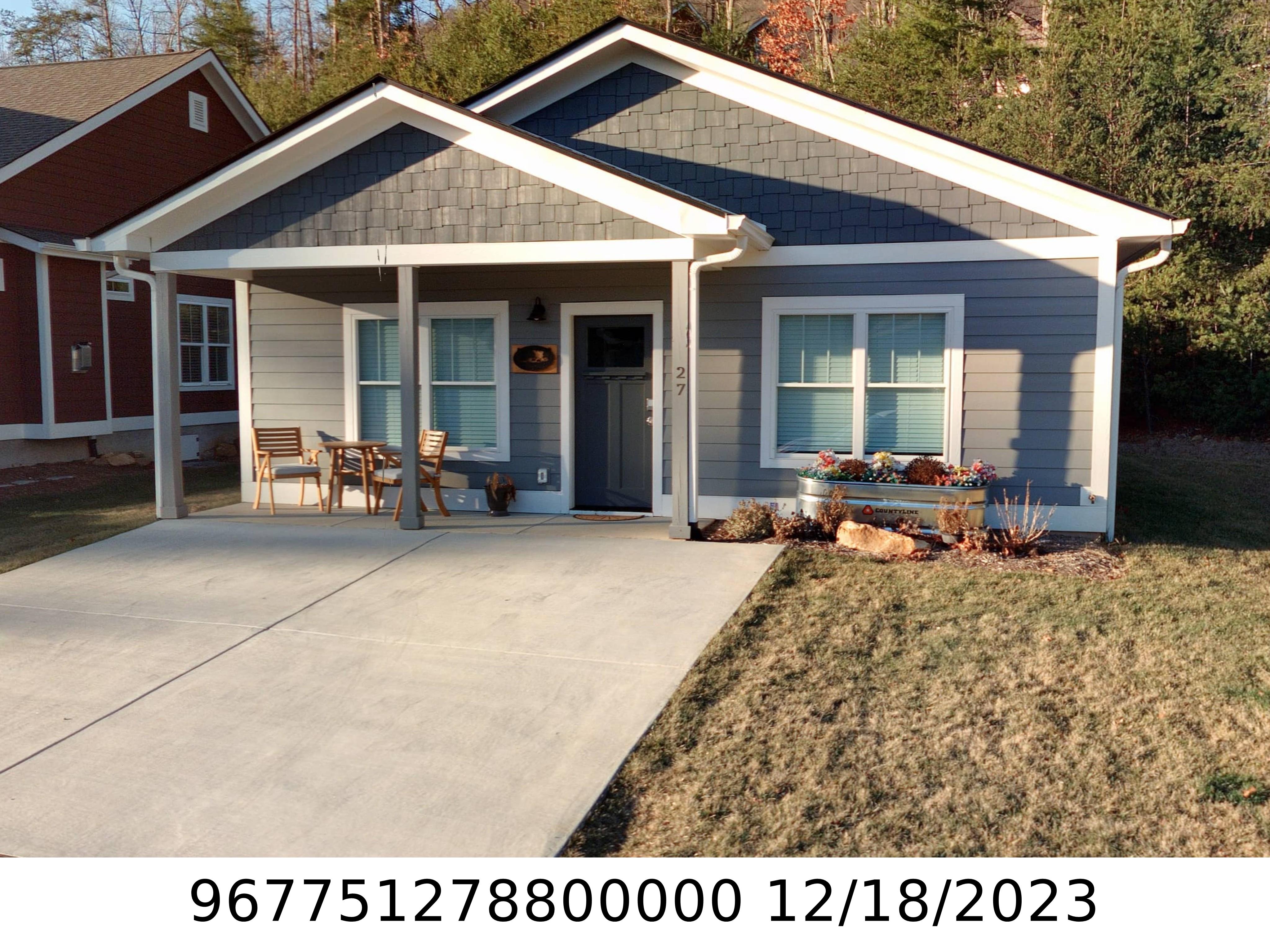 A picture of the property located at 14 OLD BRIDGE CIR, FAIRVIEW NC 28730.
