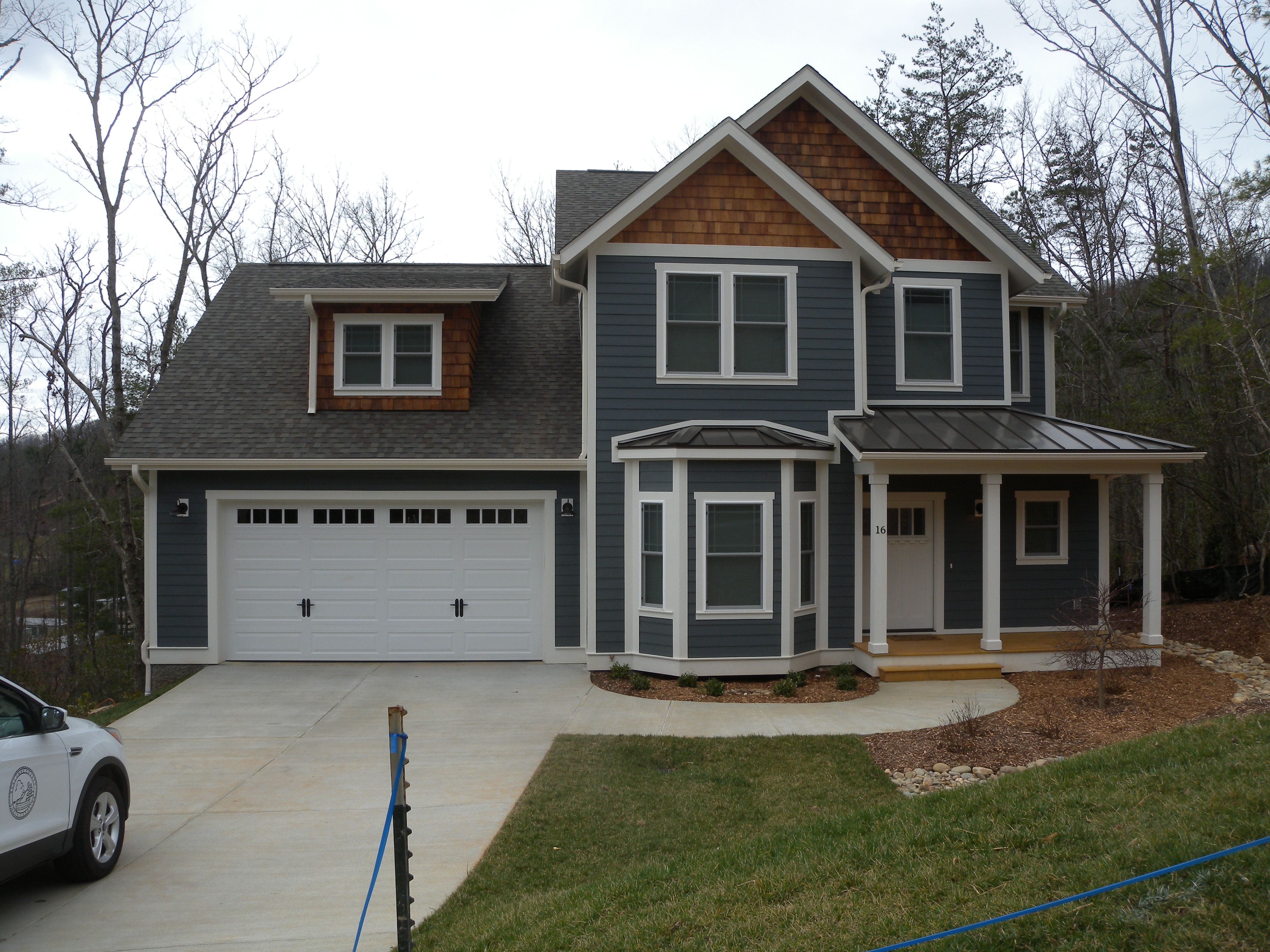 A picture of the property located at 16 OLD BRIDGE CIR, FAIRVIEW NC 28730.