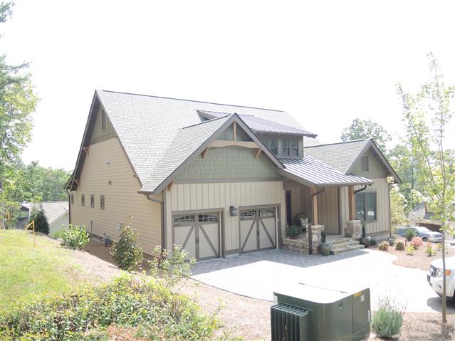A picture of the property located at 17 OLD BRIDGE CIR, FAIRVIEW NC 28730.