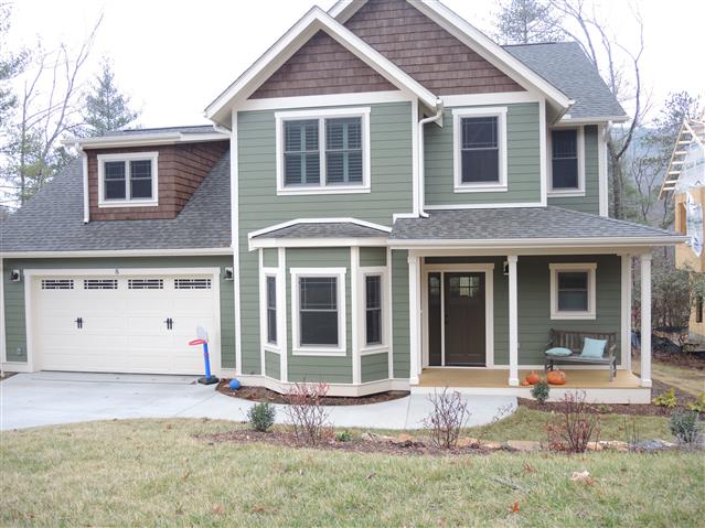 A picture of the property located at 8 OLD BRIDGE CIR, FAIRVIEW NC 28730.