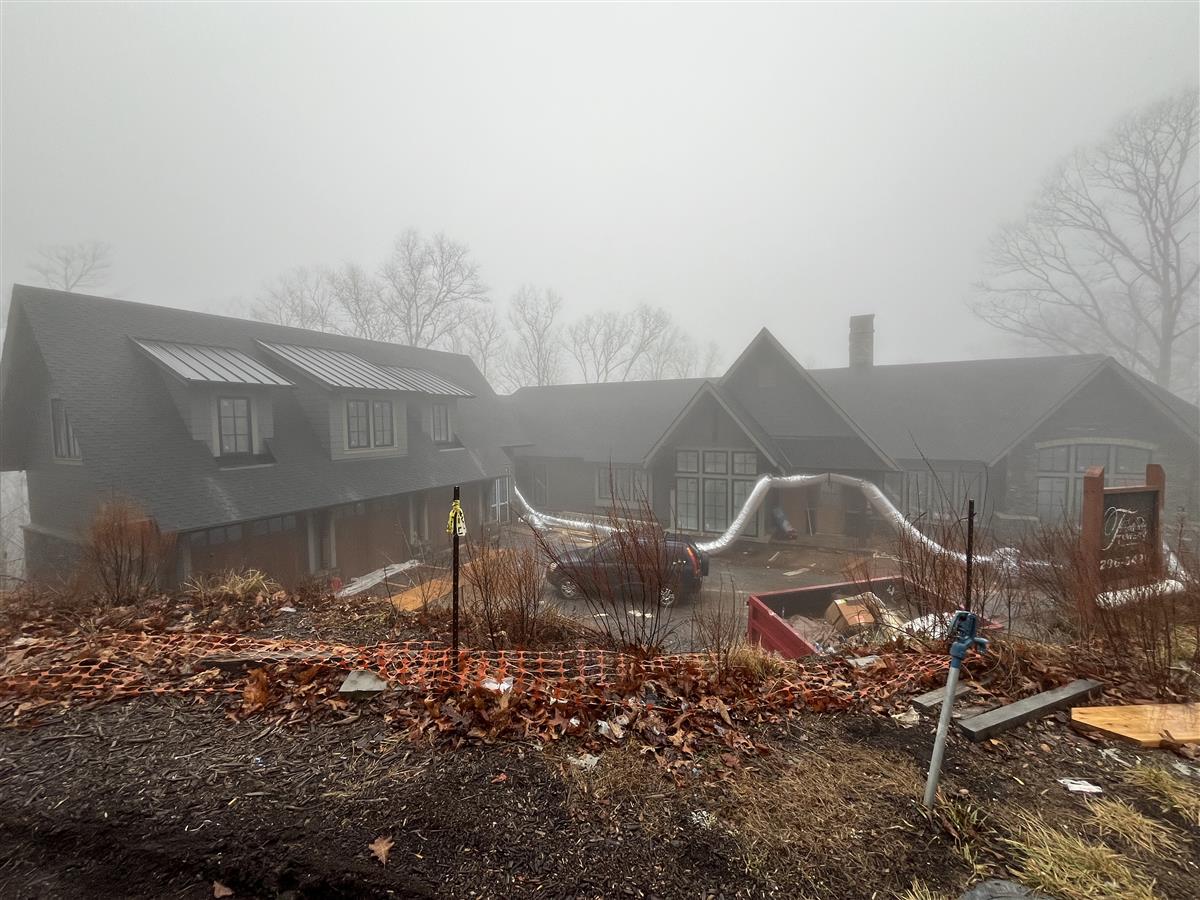 A picture of the property located at 521 SOUTHCLIFF PKWY, FAIRVIEW NC 28730.