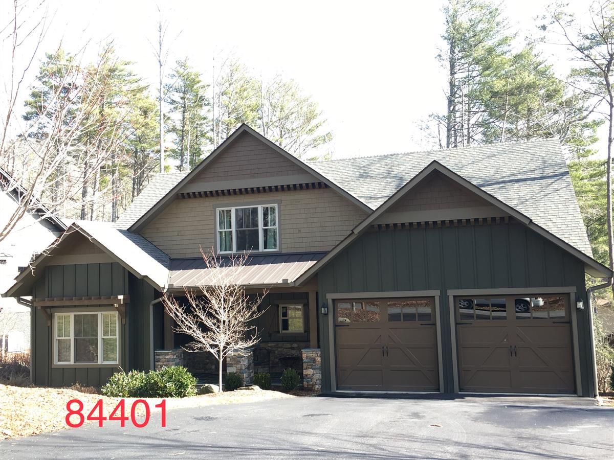 A picture of the property located at 7 E OWL CREEK LN, FAIRVIEW NC 28730.