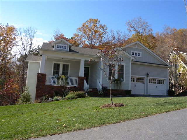 A picture of the property located at 26 E OWL CREEK LN, FAIRVIEW NC 28730.