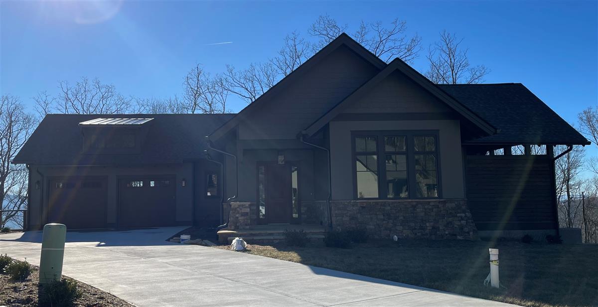 A picture of the property located at 29 PEREGRINES RIDGE CT, FAIRVIEW NC 28730.