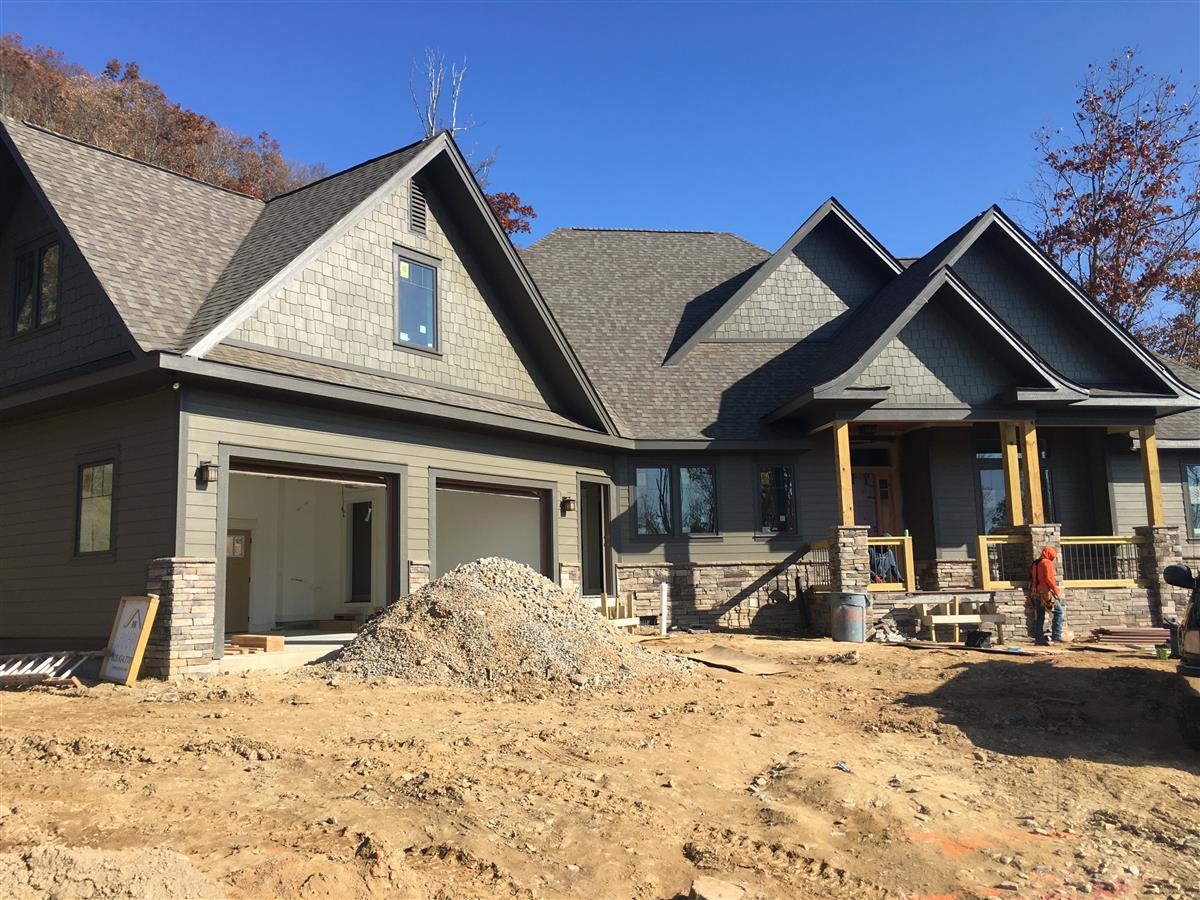 A picture of the property located at 26 PEREGRINES RIDGE CT, FAIRVIEW NC 28730.