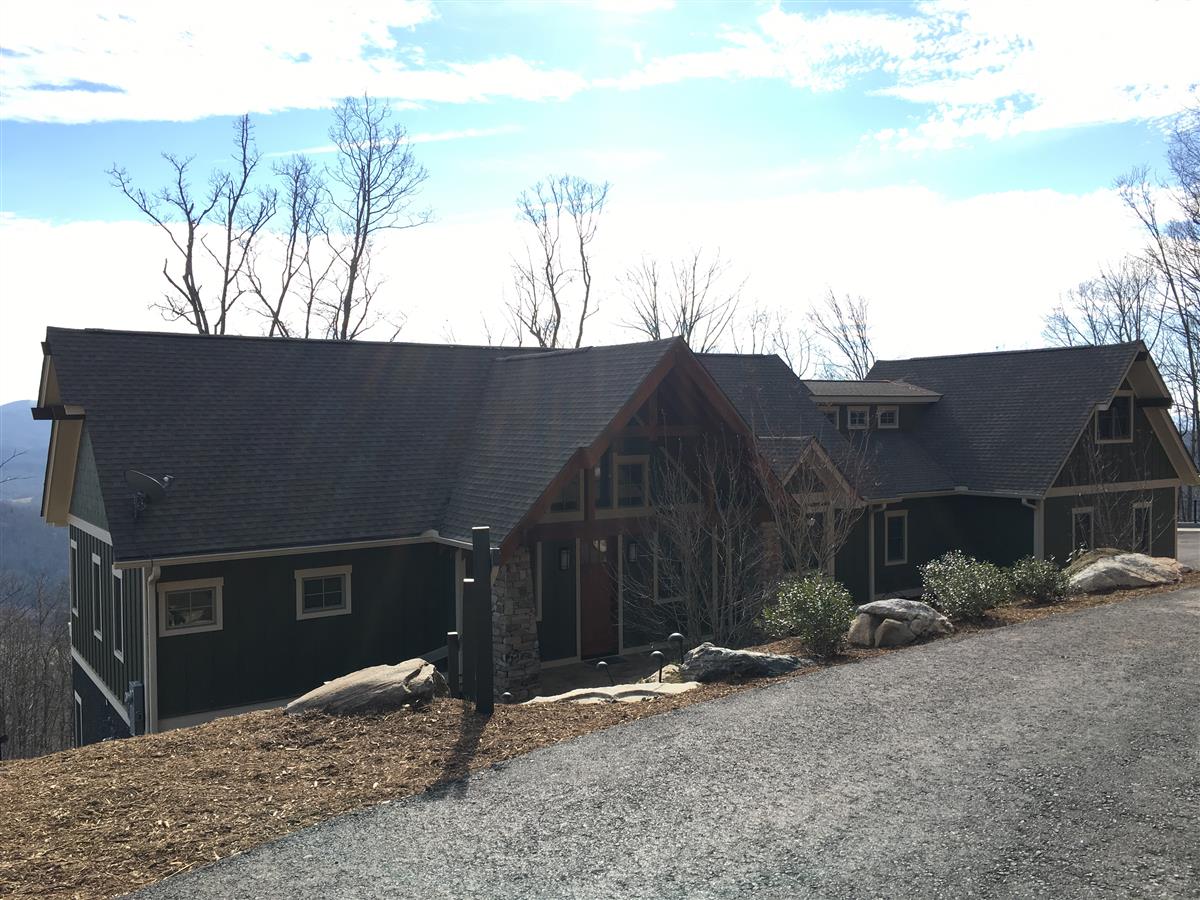 A picture of the property located at 296 SOUTHCLIFF PKWY, FAIRVIEW NC 28730.