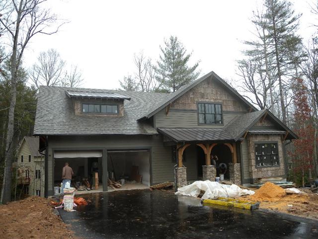 A picture of the property located at 3 E OWL CREEK LN, FAIRVIEW NC 28730.