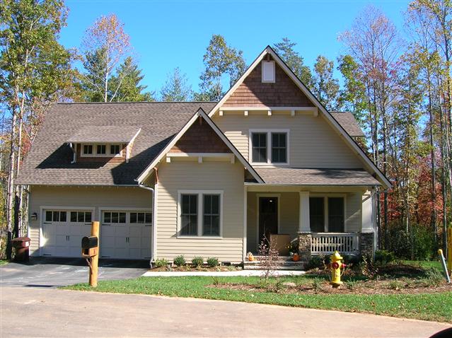 A picture of the property located at 1 E OWL CREEK LN, FAIRVIEW NC 28730.